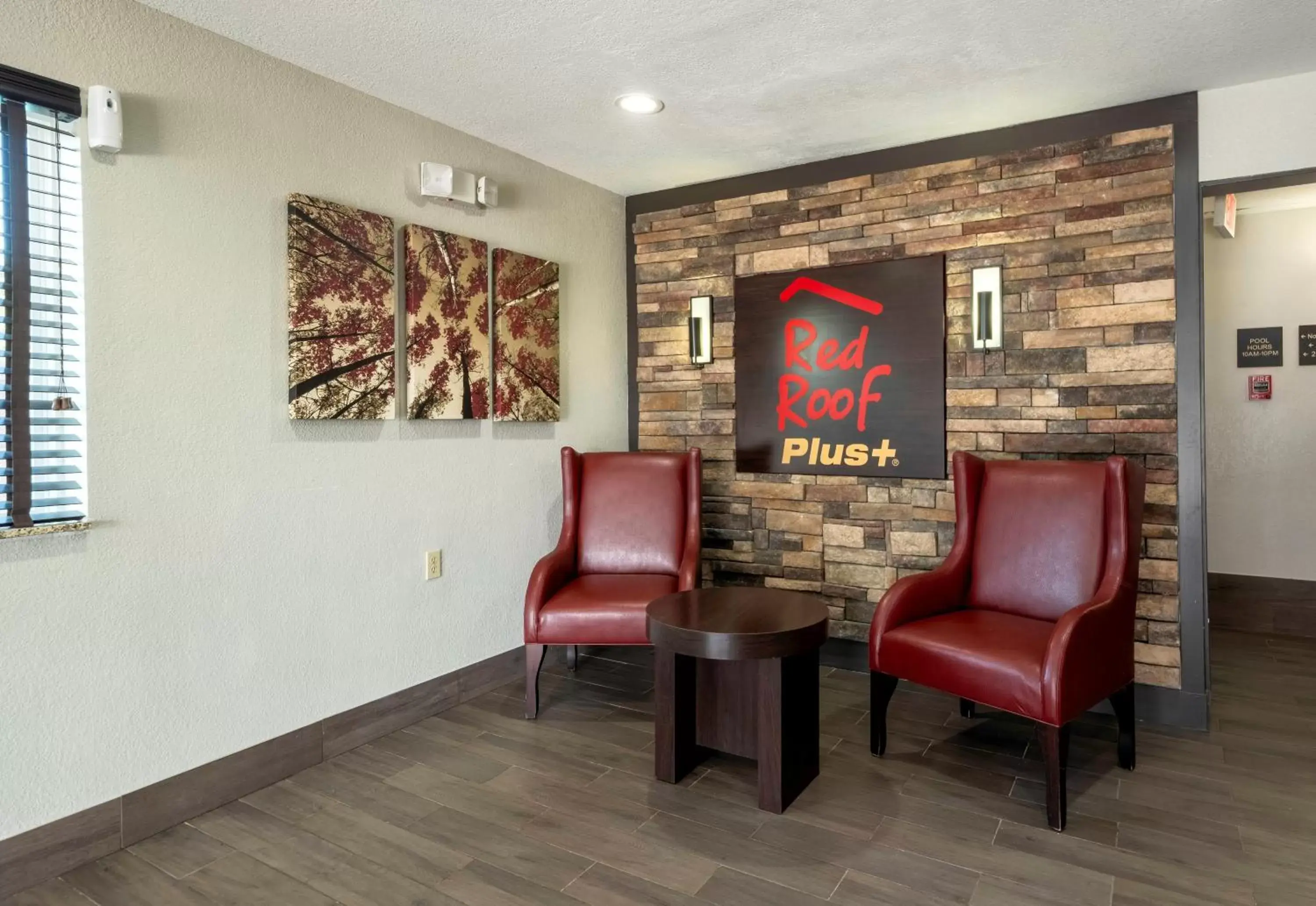 Lobby or reception, Seating Area in Red Roof Inn PLUS+ Huntsville