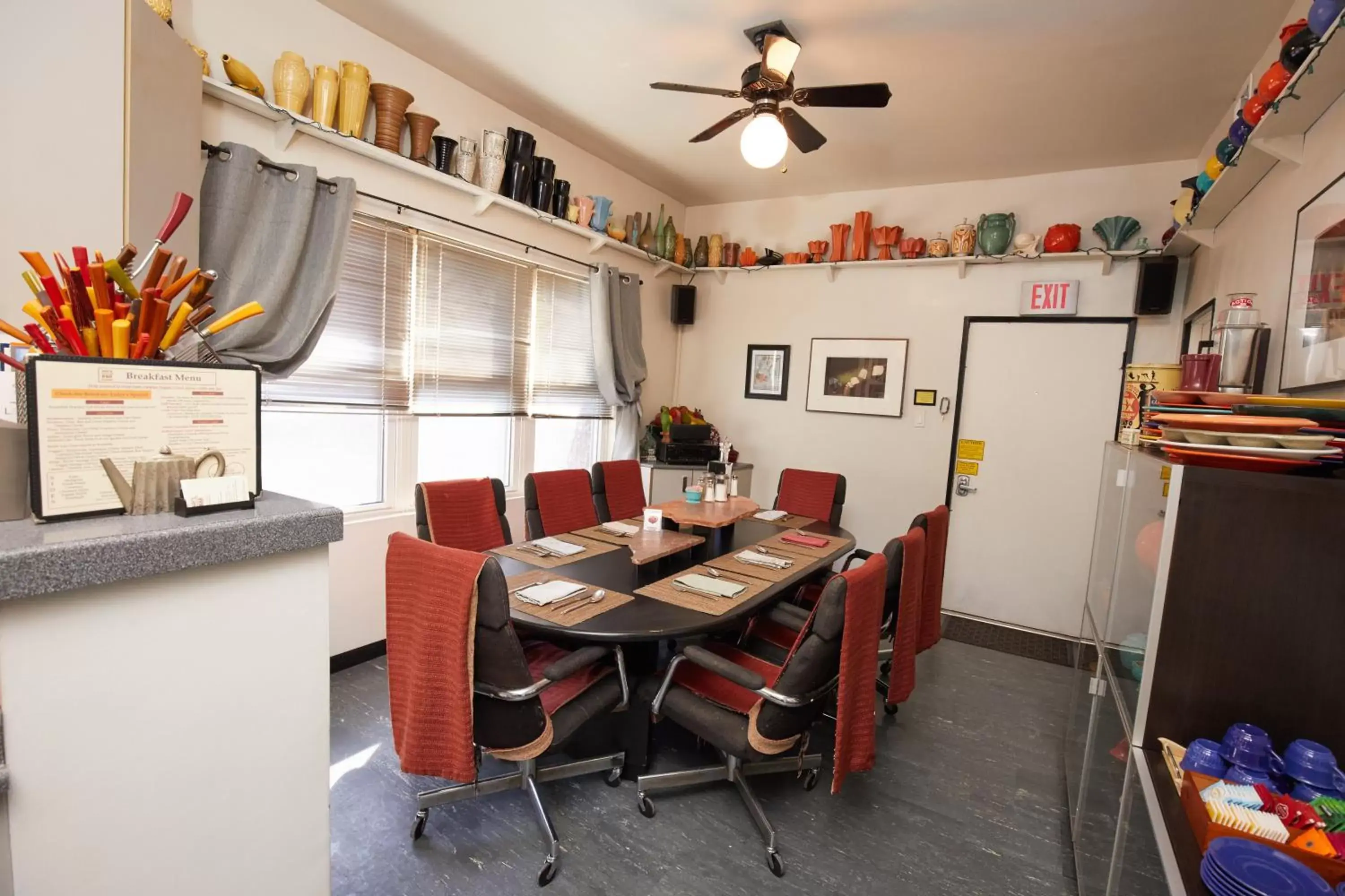 Property building, Dining Area in Ray's Bucktown Bed and Breakfast