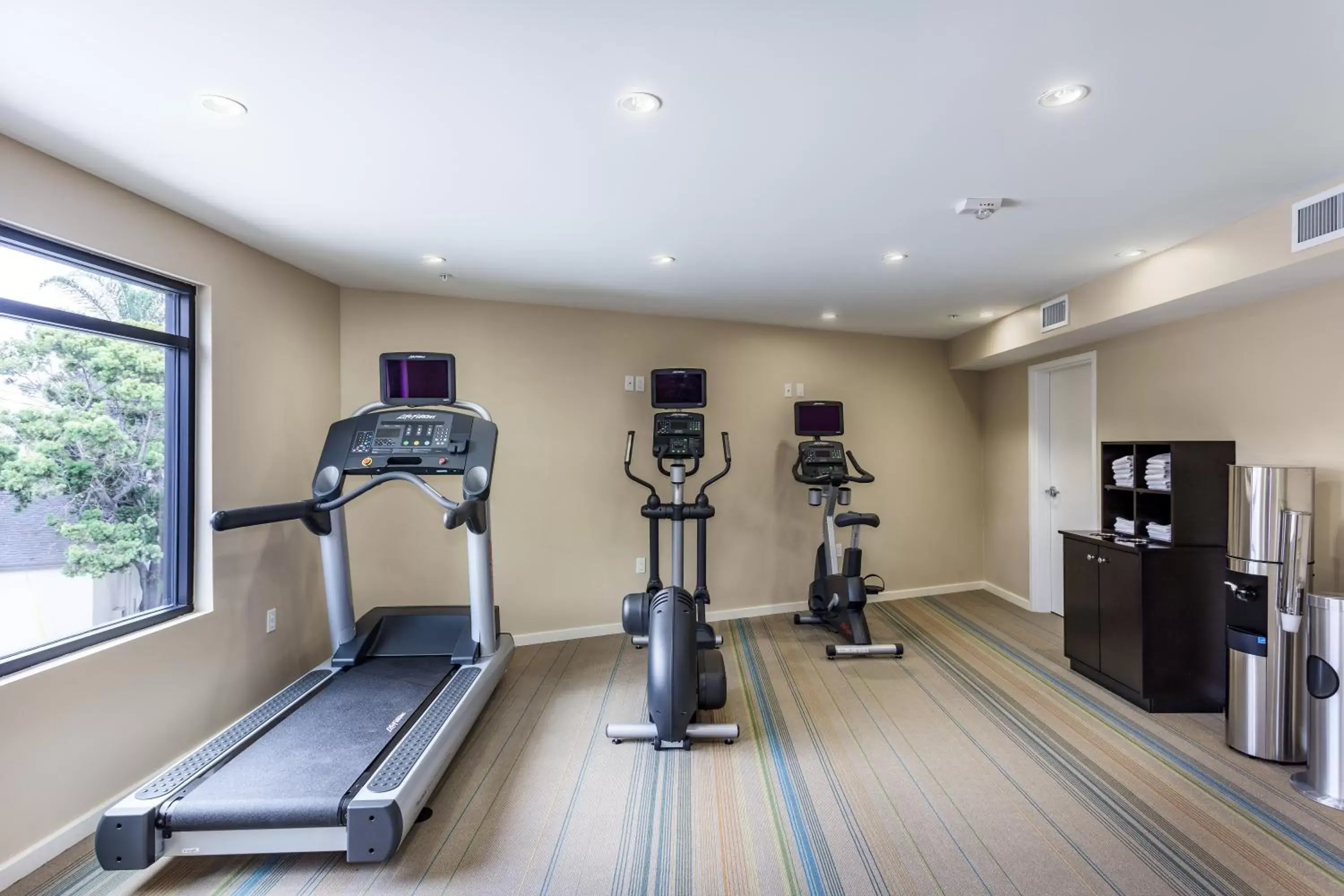 Spa and wellness centre/facilities, Fitness Center/Facilities in Holiday Inn Express and Suites La Jolla - Windansea Beach, and IHG Hotel