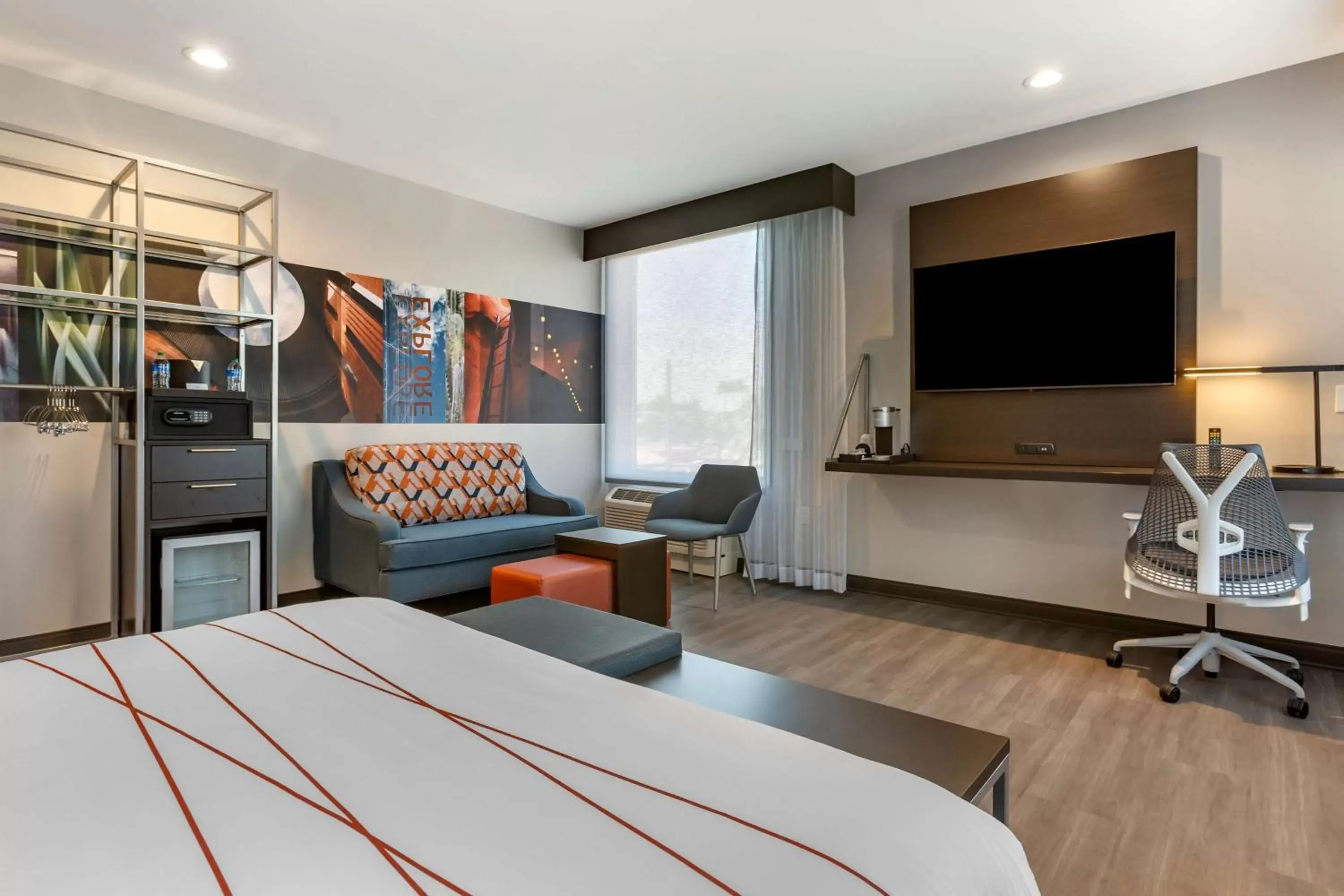 Bedroom, Seating Area in Vīb Hotel by Best Western Phoenix - Tempe