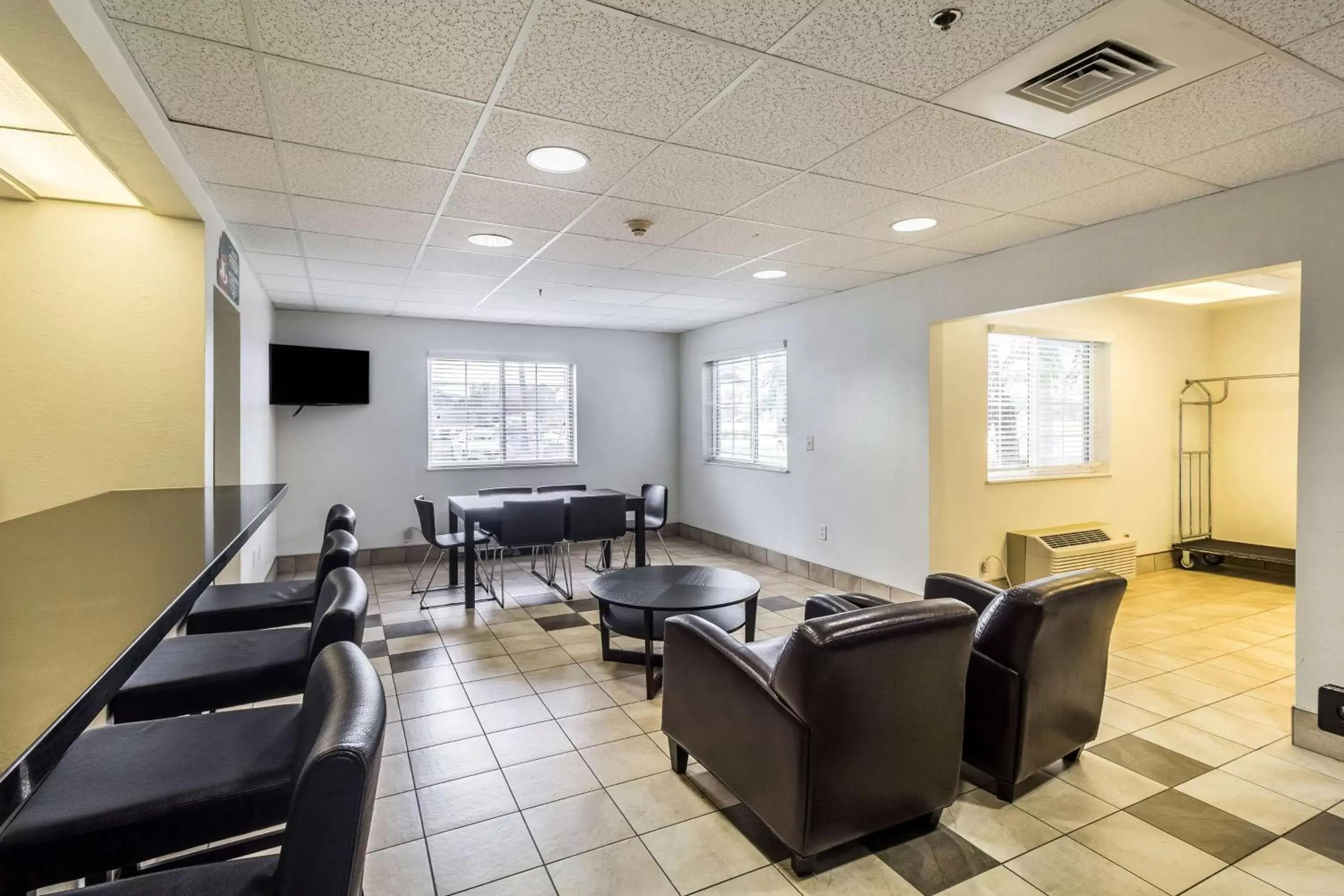 Lobby or reception in Studio 6-Mcallen, TX Lobby or reception in Studio 6-Mcallen, TX