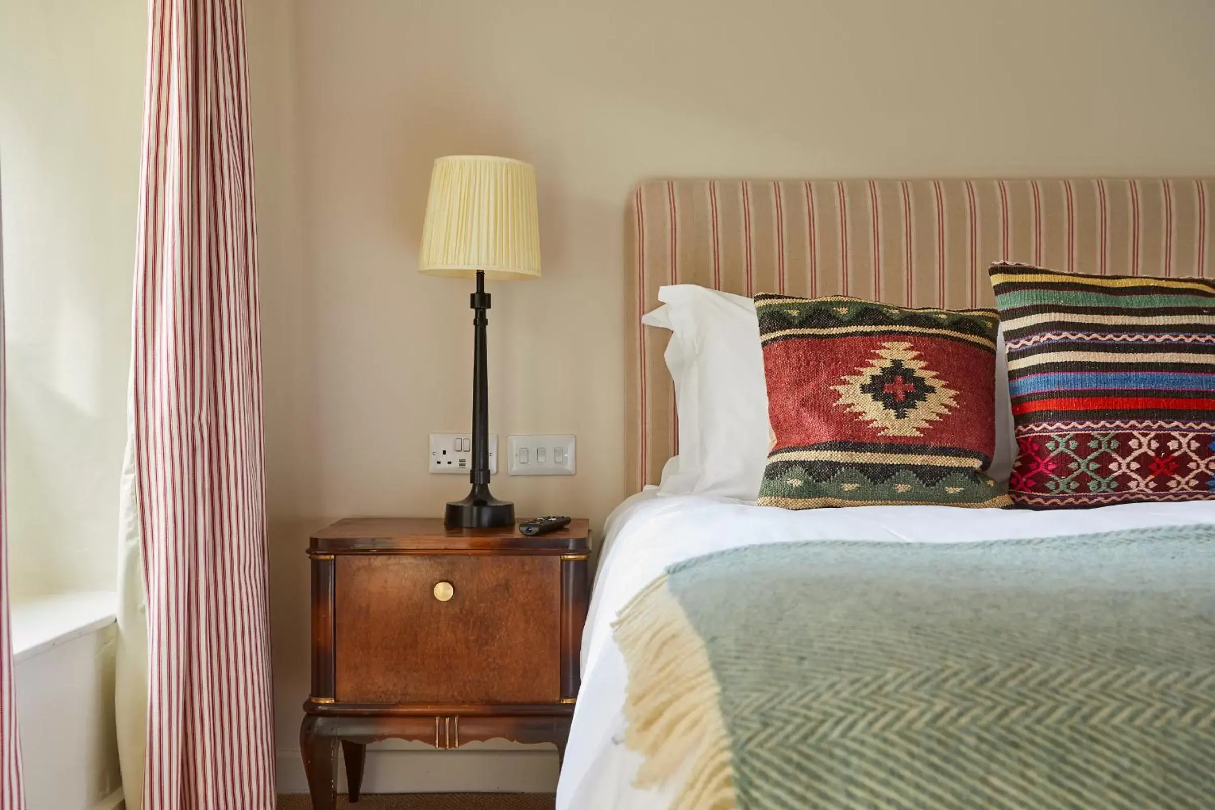 Bedroom, Bed in The Lamb Inn