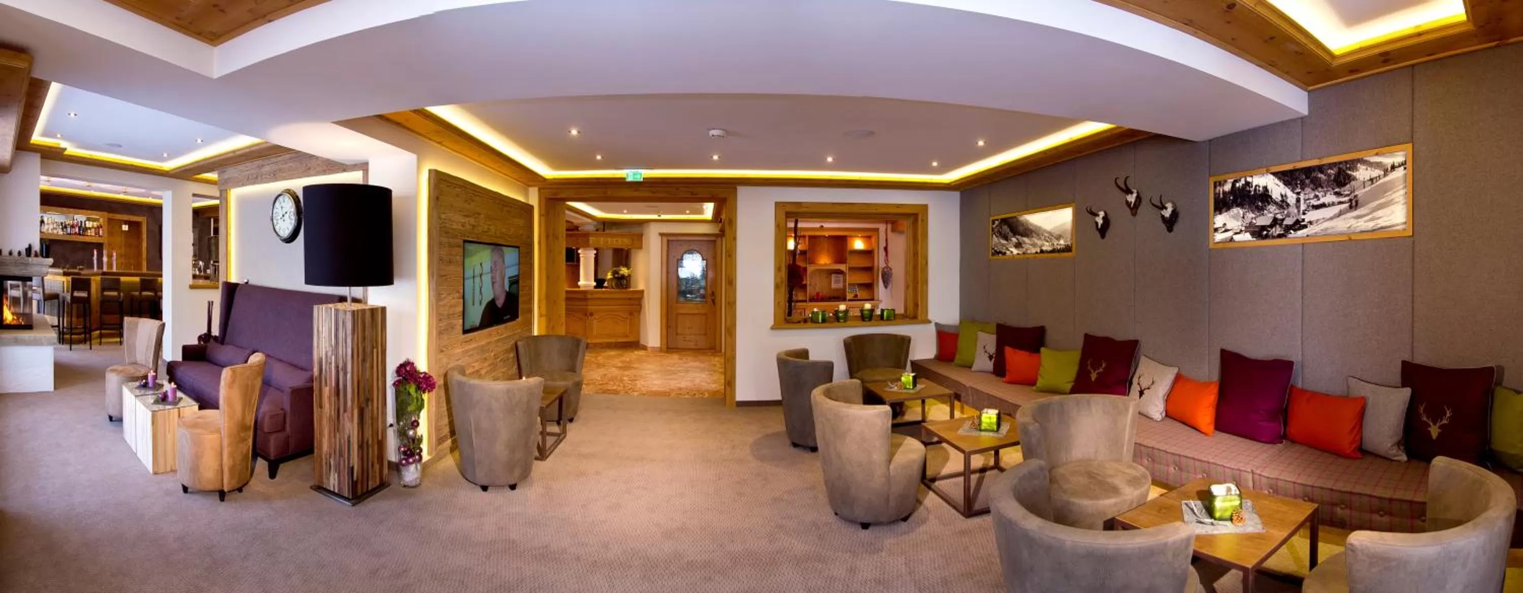 Communal lounge/ TV room in Hotel Bergkristall