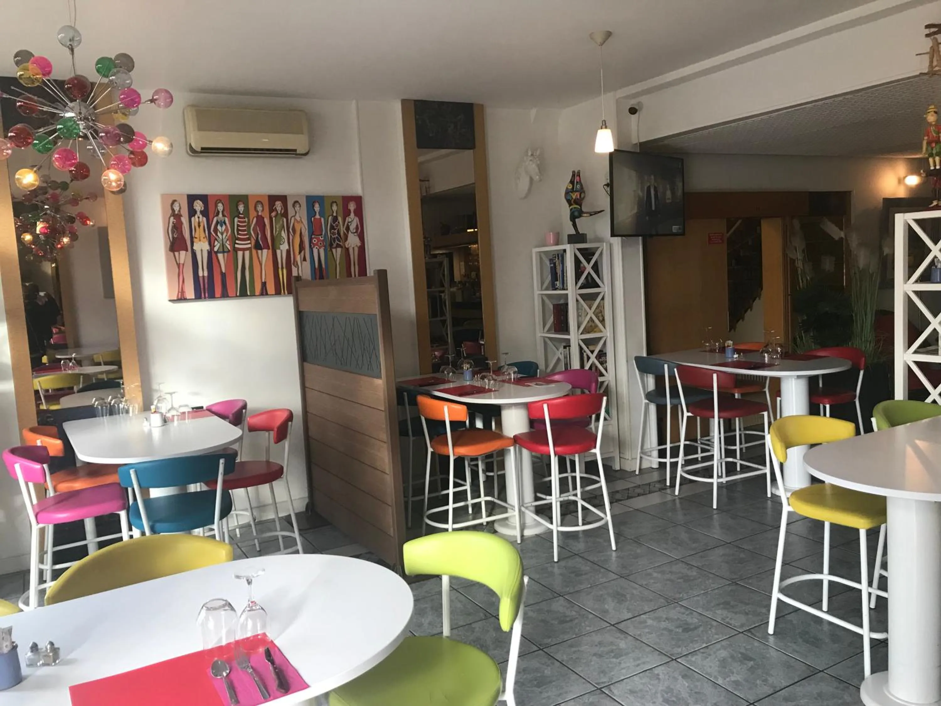 Hotel Couleurs Sud Centre-ville Gare Charleville-Mézières