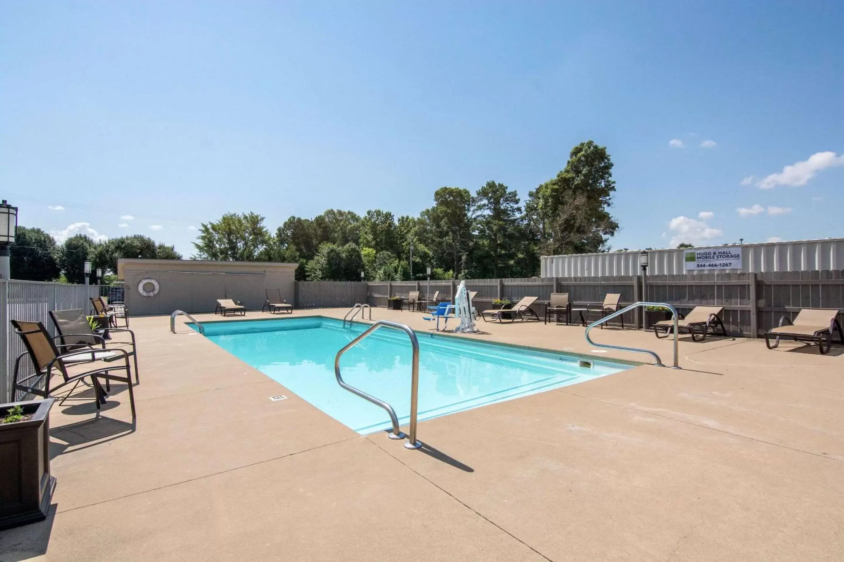 On site, Swimming Pool in Quality Inn Arkadelphia - University Area