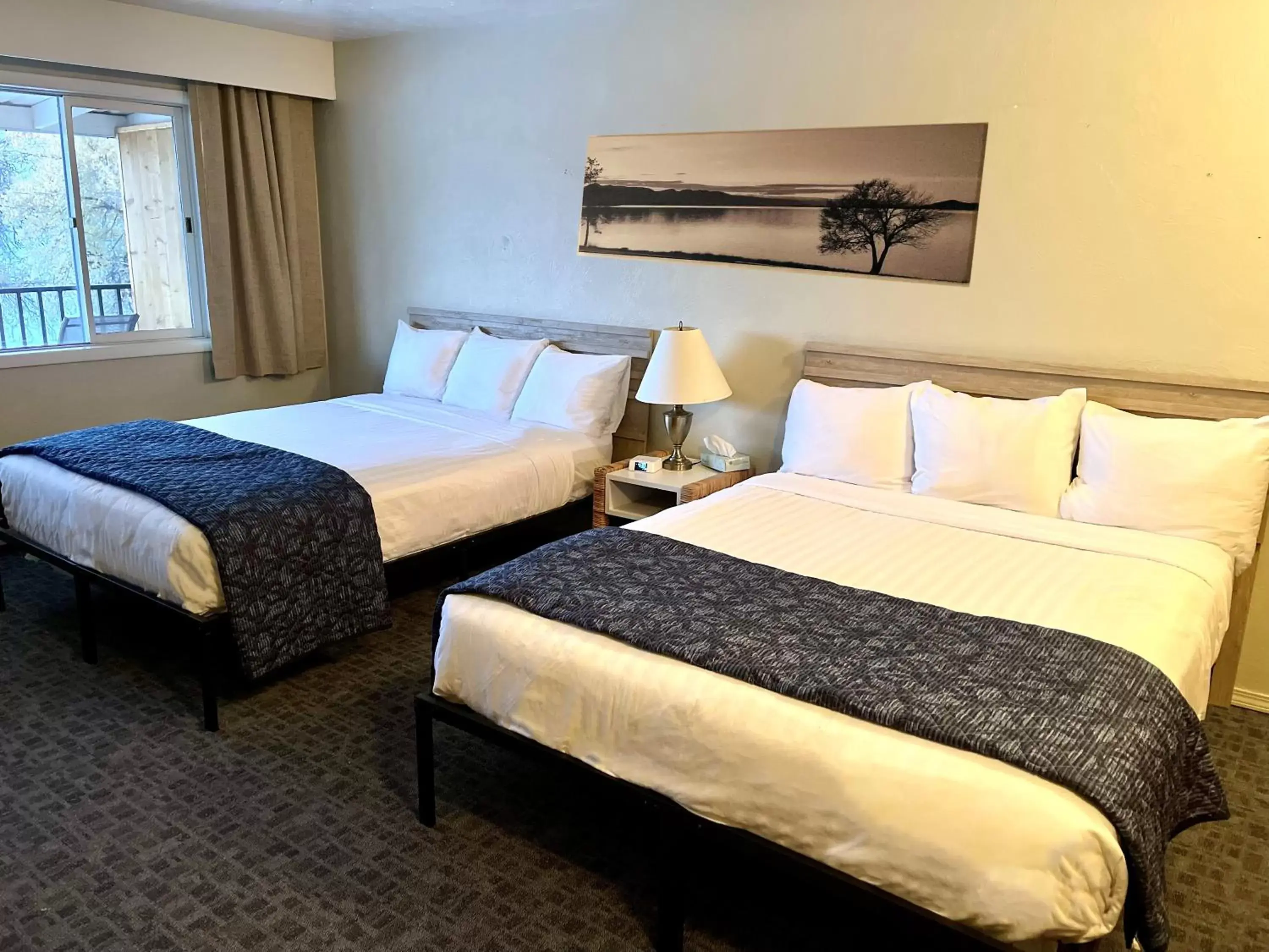 Bedroom, Bed in Americas Best Value Inn Polson