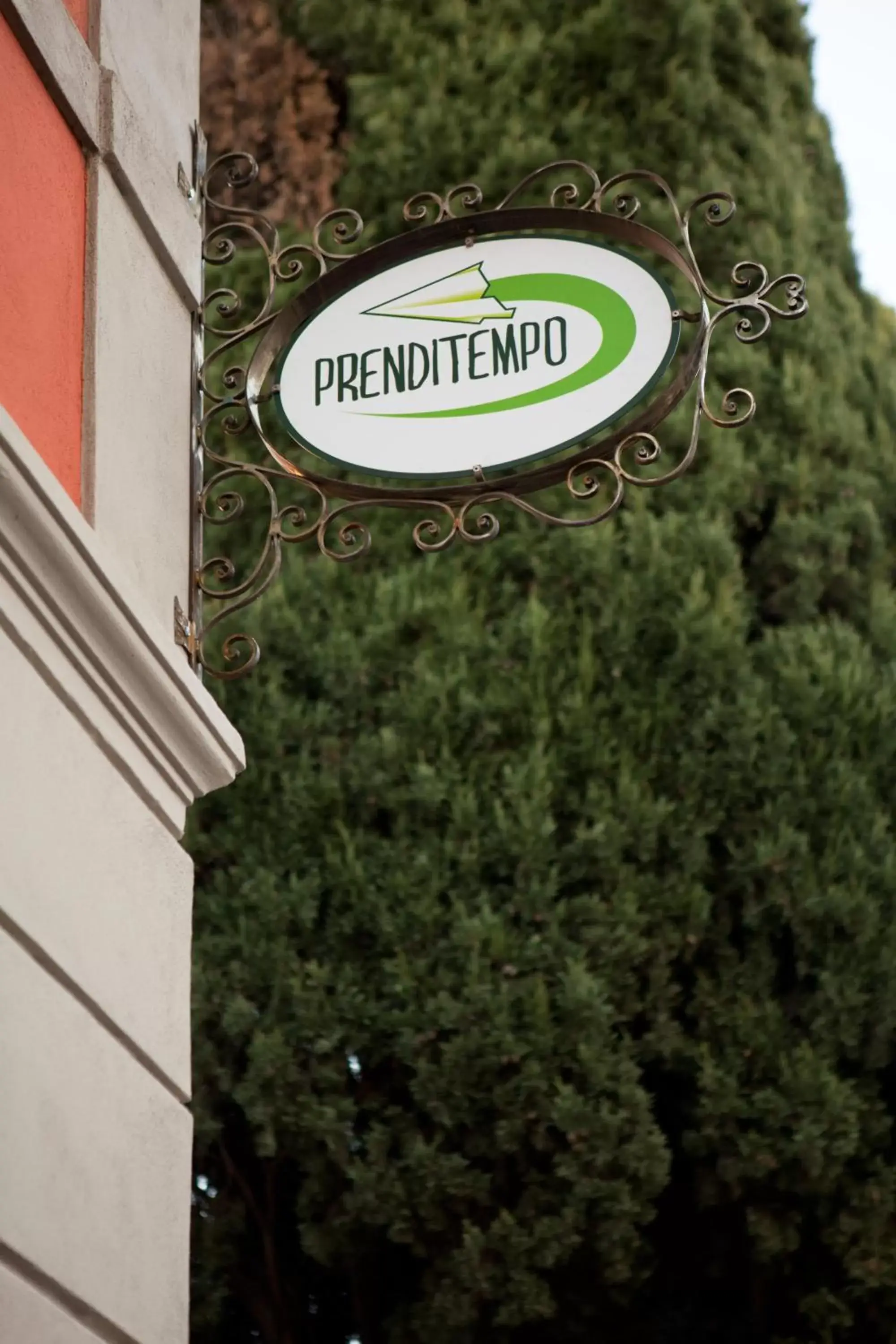 Day, Property Logo/Sign in Prenditempo