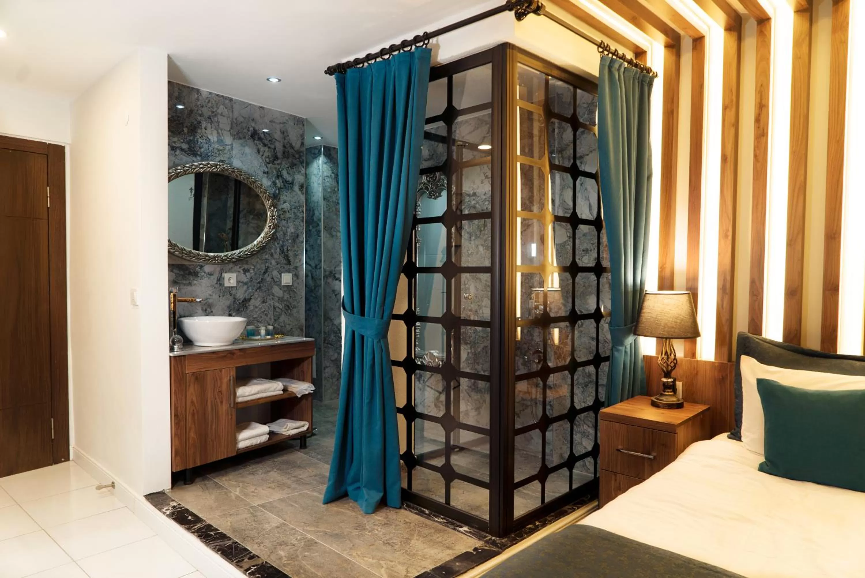 Bathroom, Bed in Taksim Yazıcı Residence