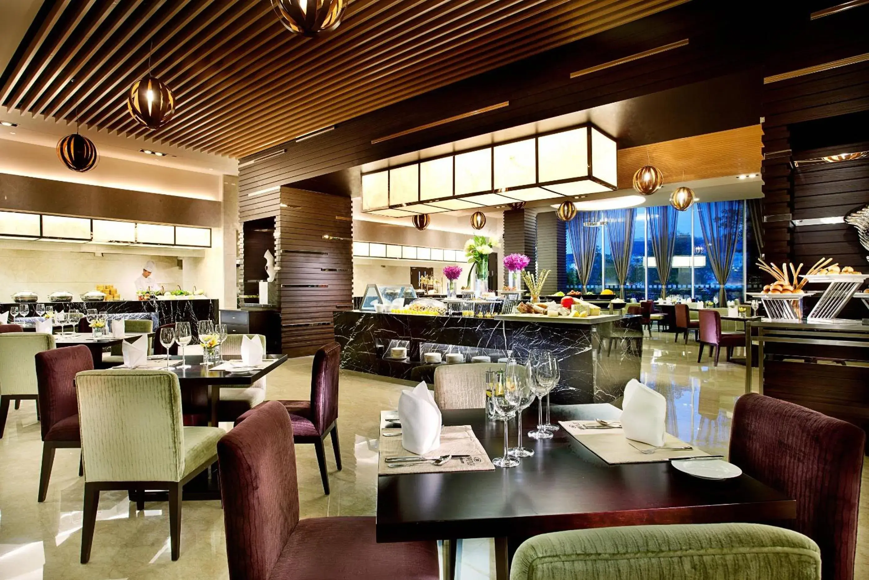 Coffee/tea facilities, Restaurant/Places to Eat in Crowne Plaza Shanghai Xiayang Lake, an IHG Hotel