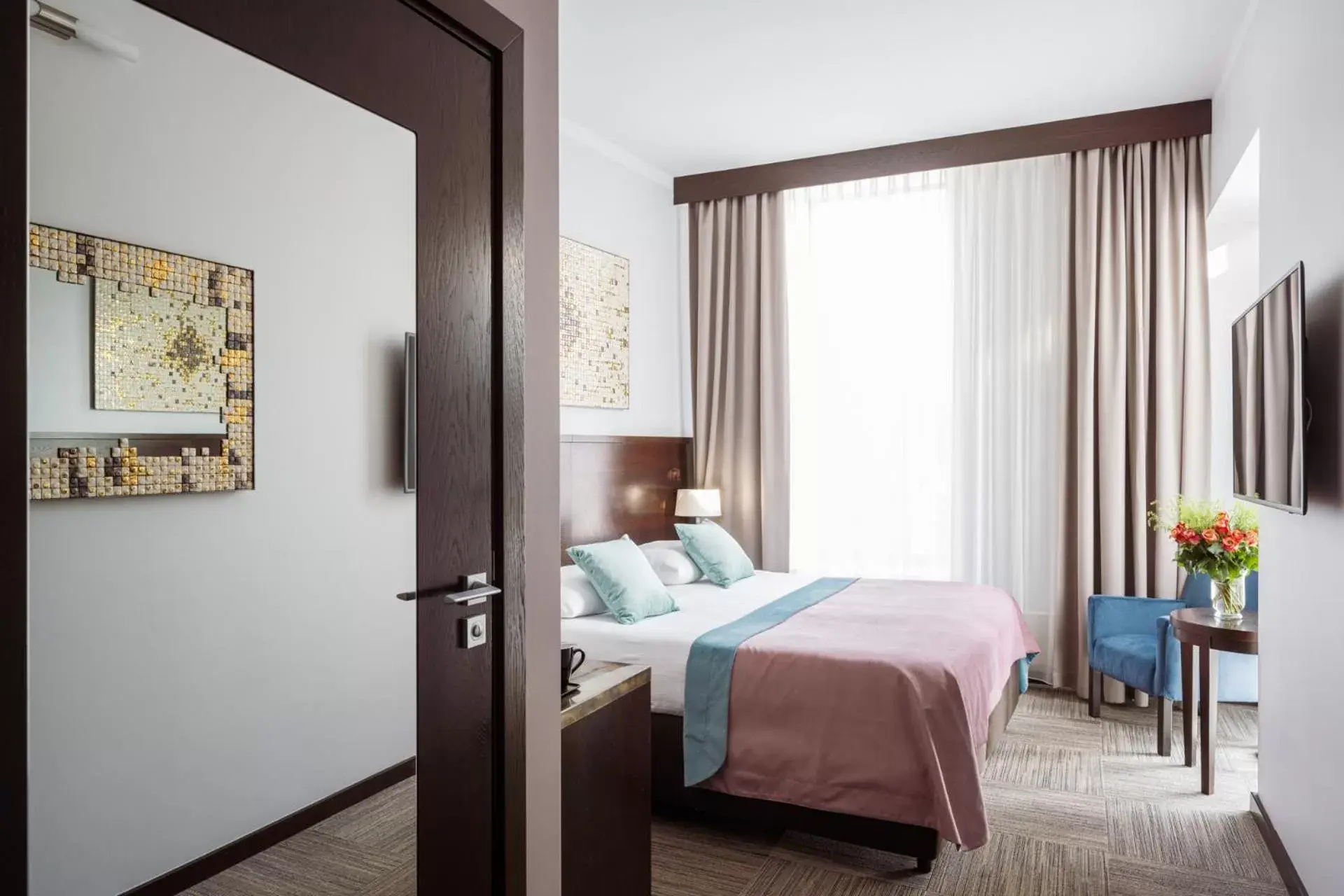 Photo of the whole room, Bed in Europeum Hotel Photo of the whole room, Bed in Europeum Hotel