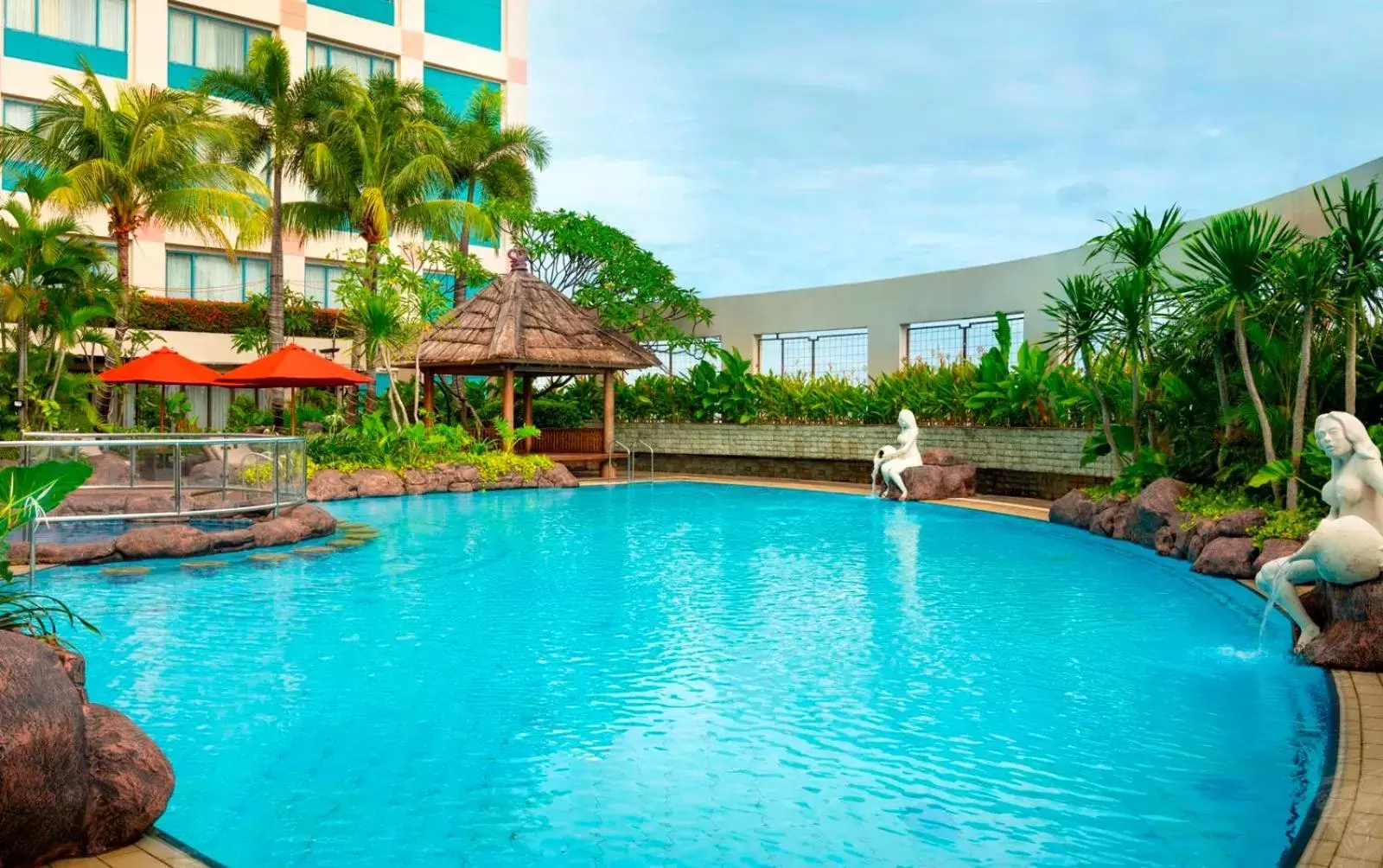 Swimming pool in Hotel Ciputra Jakarta managed by Swiss-Belhotel International