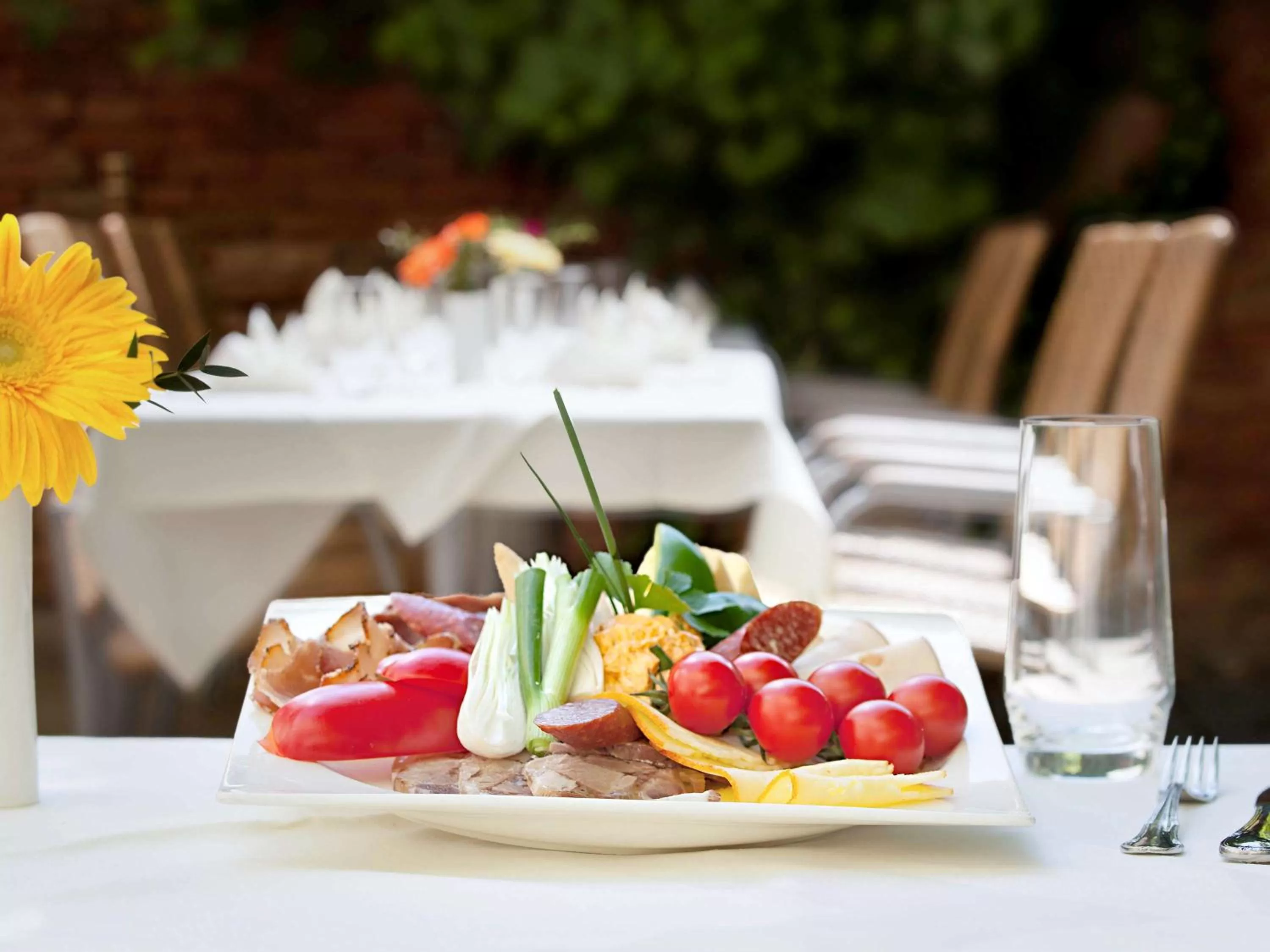 Restaurant/places to eat in Mercure Grand Hotel Biedermeier Wien