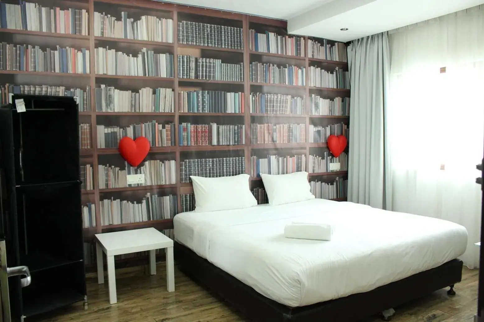 Bedroom, Library in V Garden Hotel