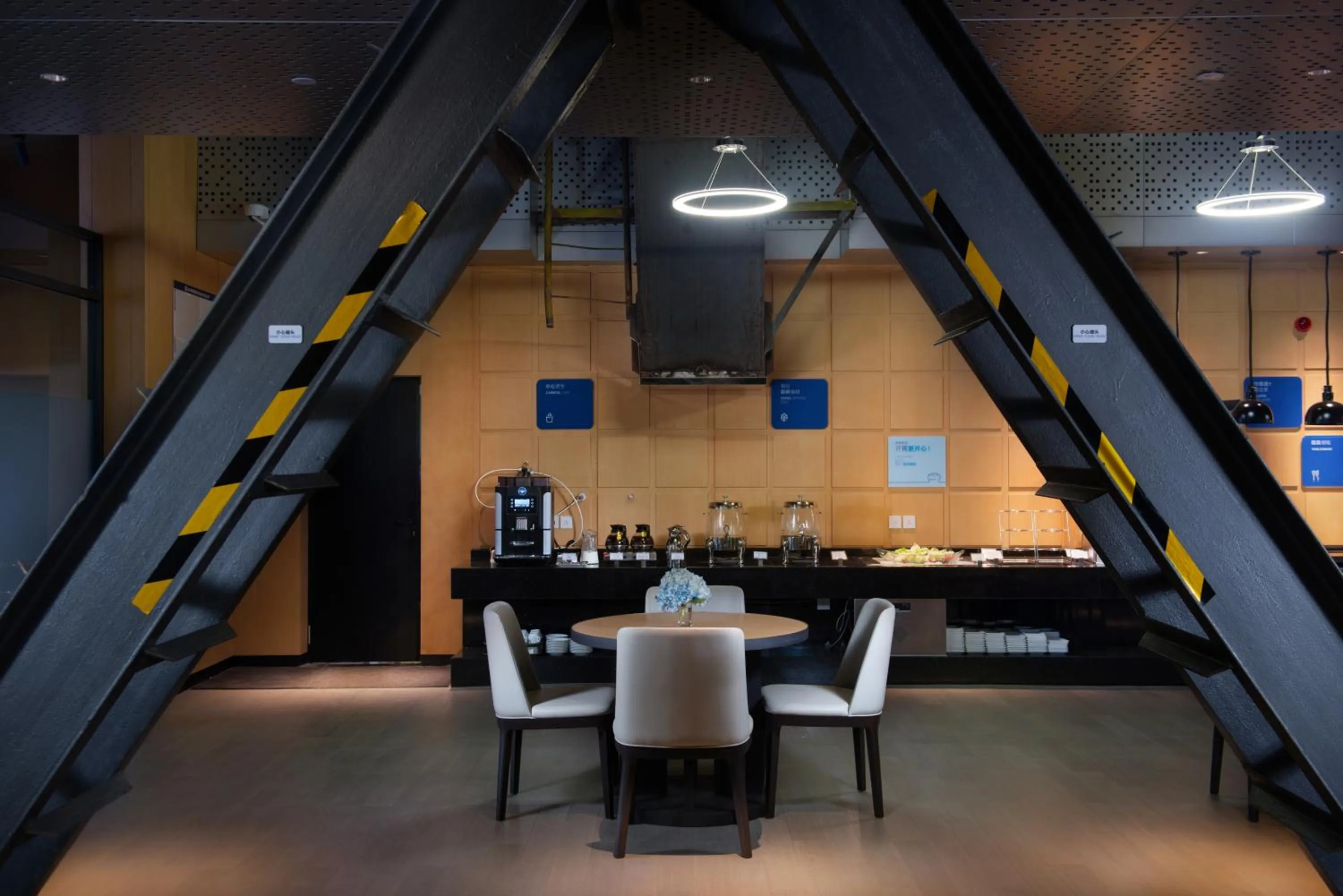 Breakfast in Holiday Inn Express Beijing Shijingshan Parkview by IHG