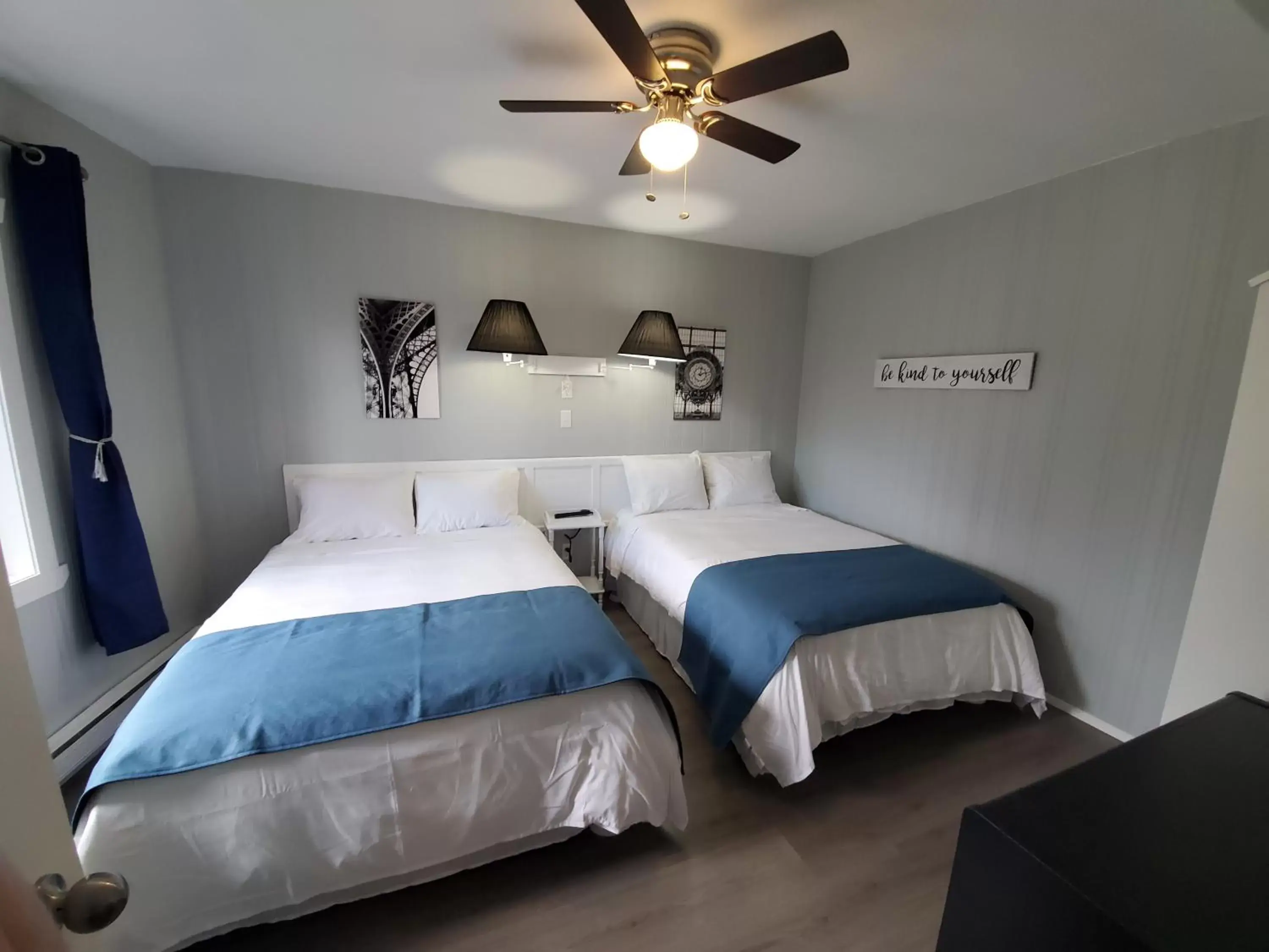 Bedroom, Bed in Celadon Lodge