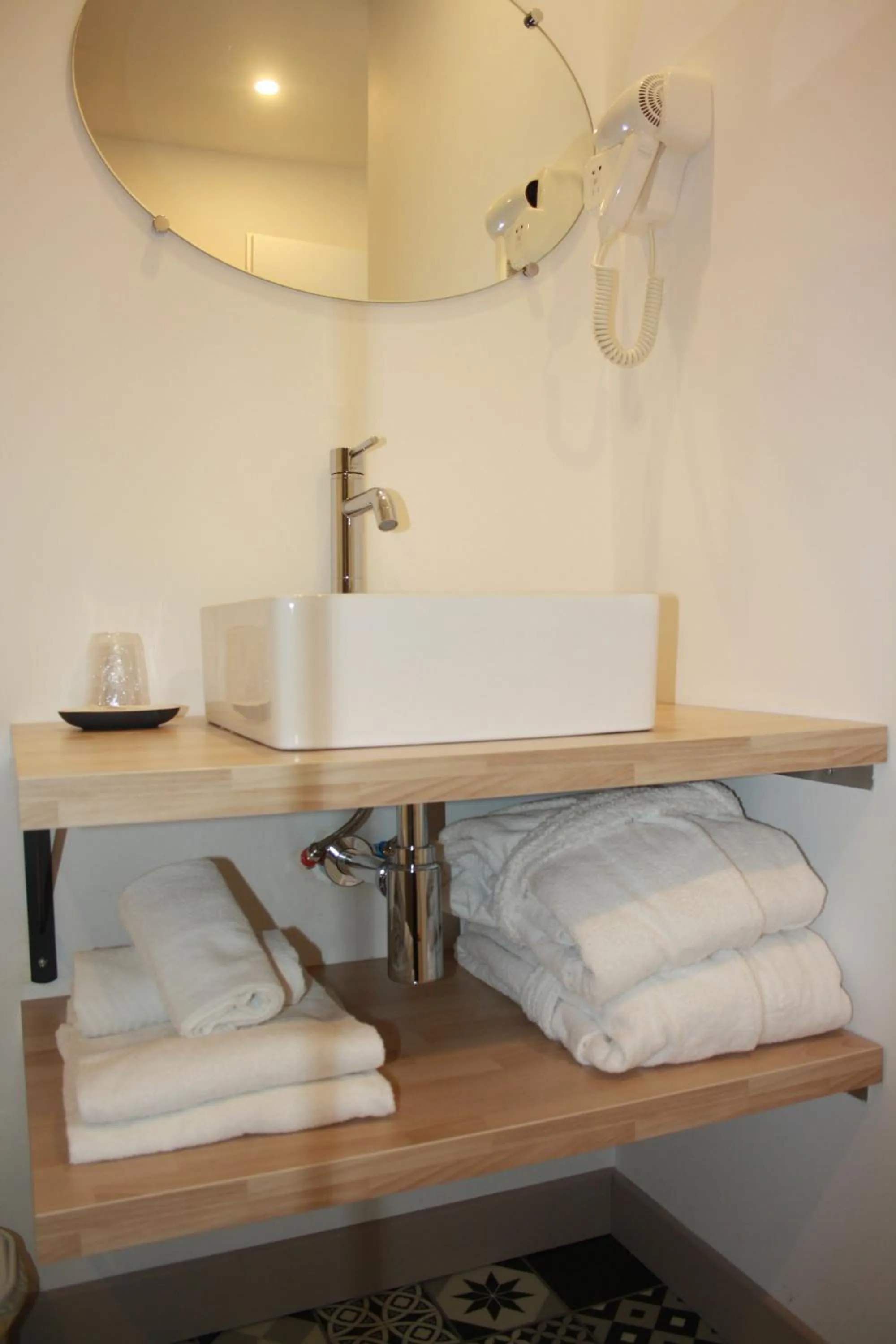 Bathroom in Logis Hôtel Sea View