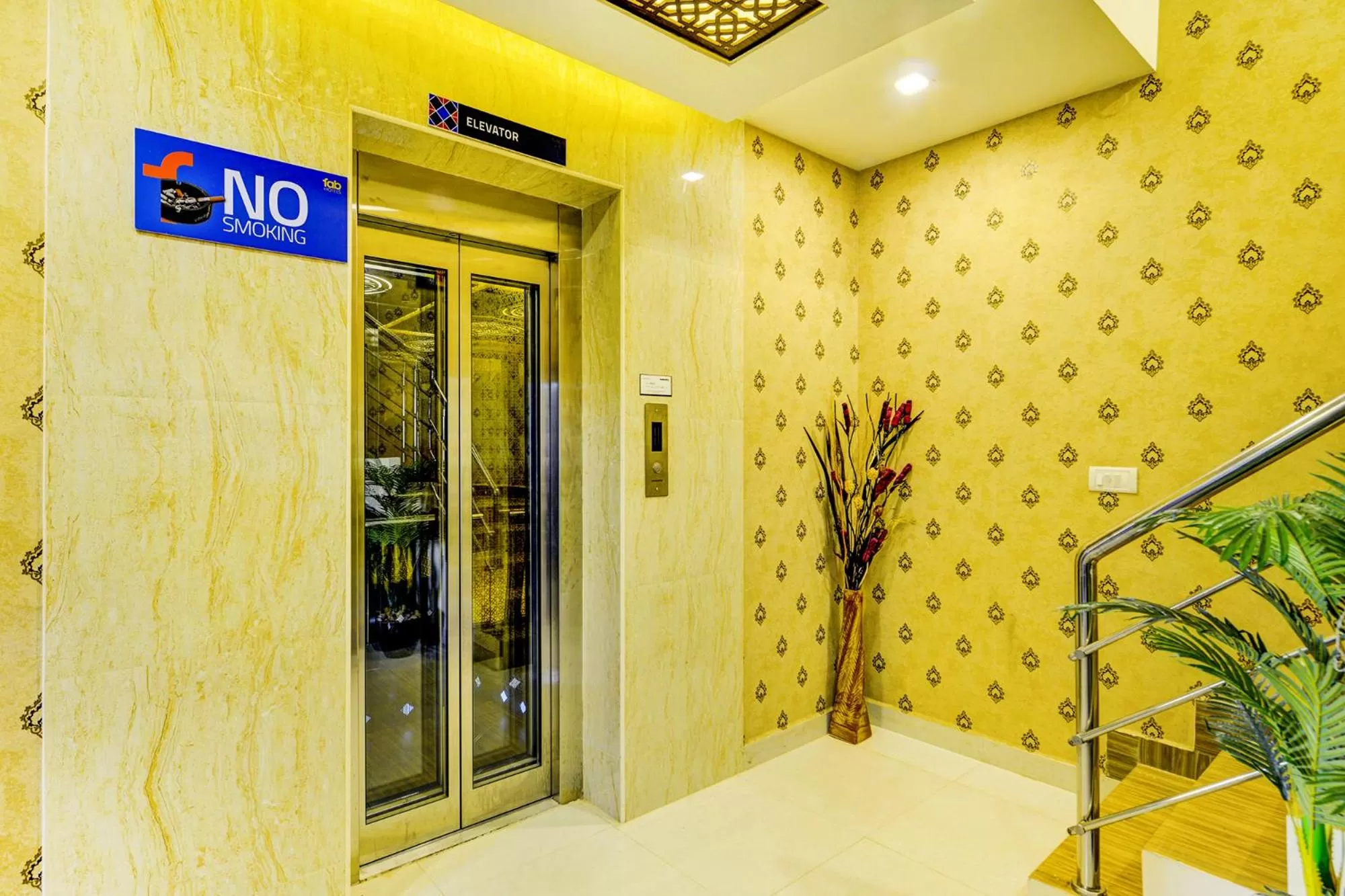 Lobby or reception in FabHotel Sky Bay Residency - Near Kodambakkam Railway Station