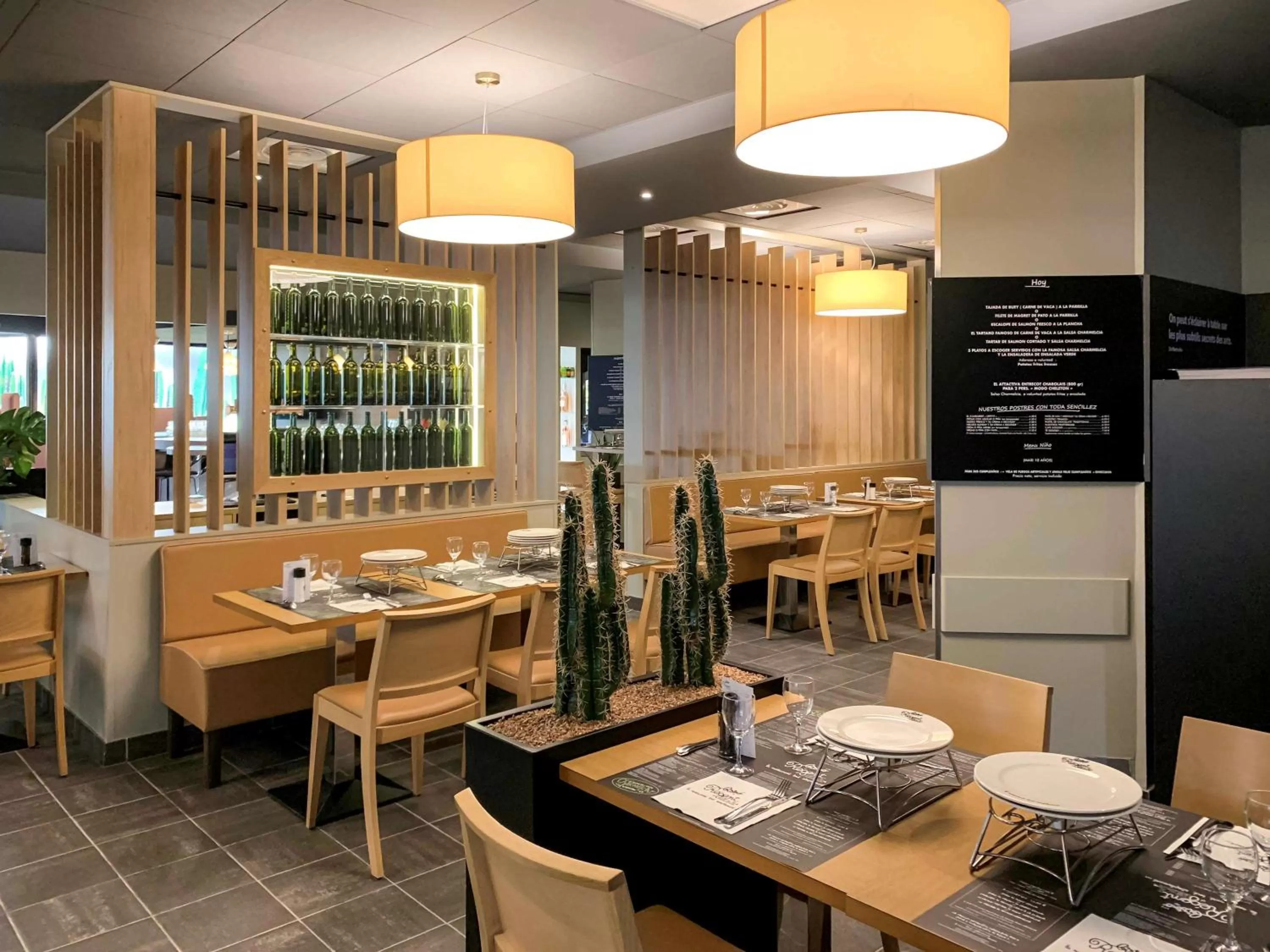 Restaurant/places to eat in ibis Tours Centre Gare