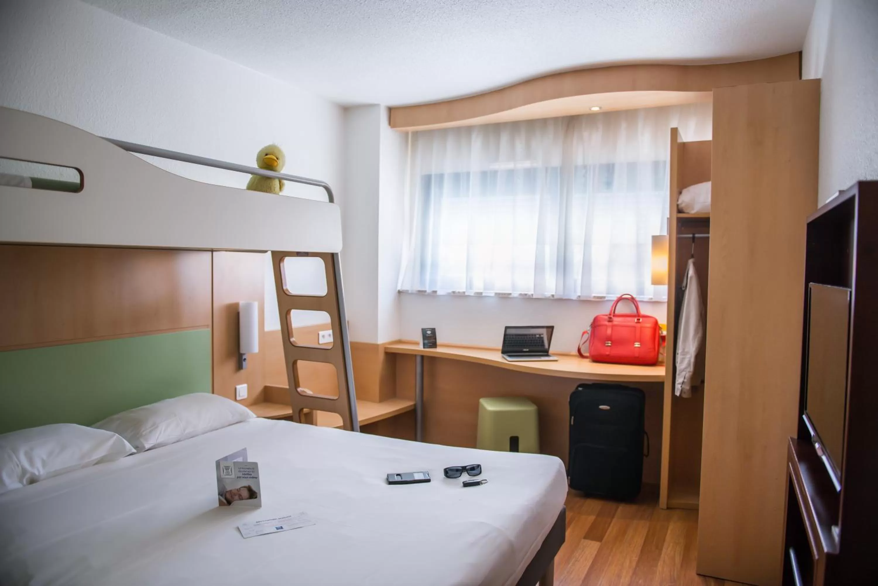 Bedroom, Bunk Bed in ibis budget Site du Futuroscope