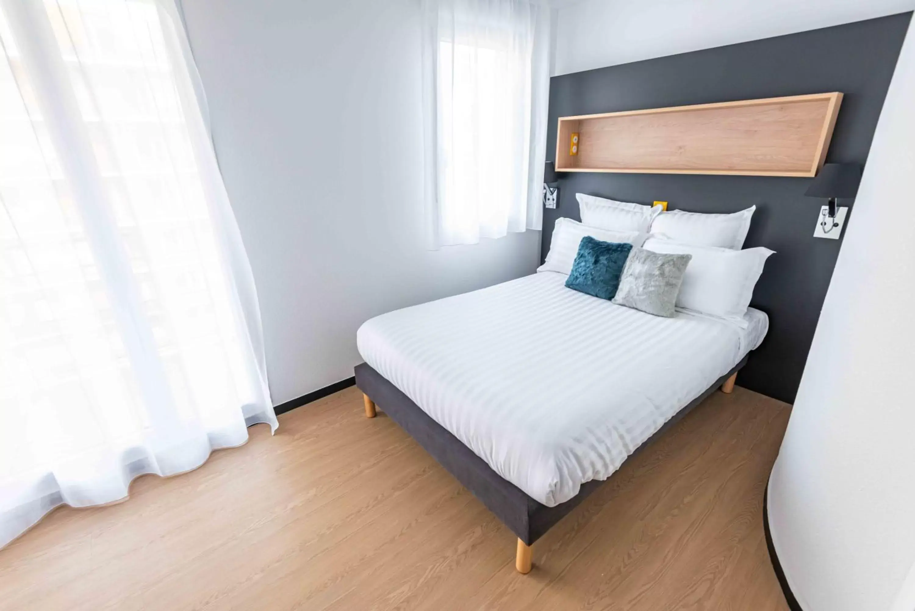 Bedroom, Bed in Le Hüb - Grenoble
