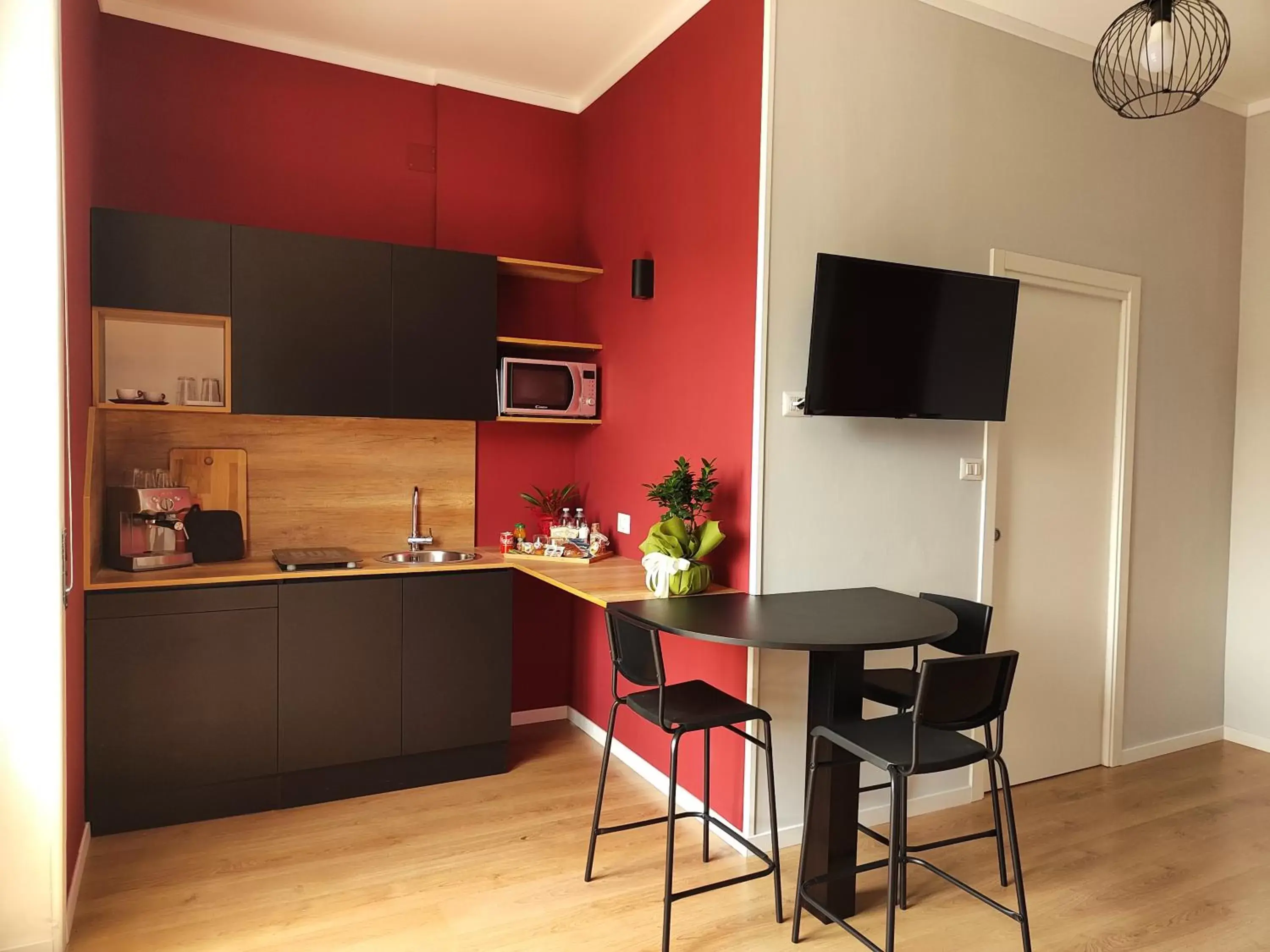 TV and multimedia, Kitchen/Kitchenette in B&B LIBRA rooms & suite