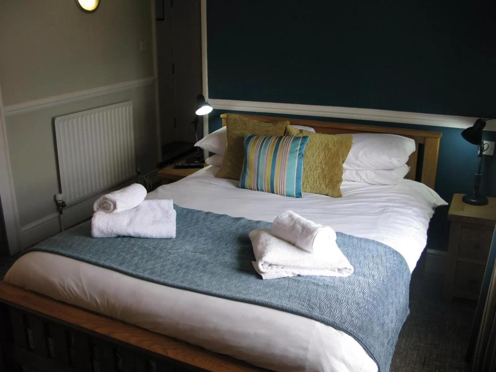 Bedroom in The Swan Inn