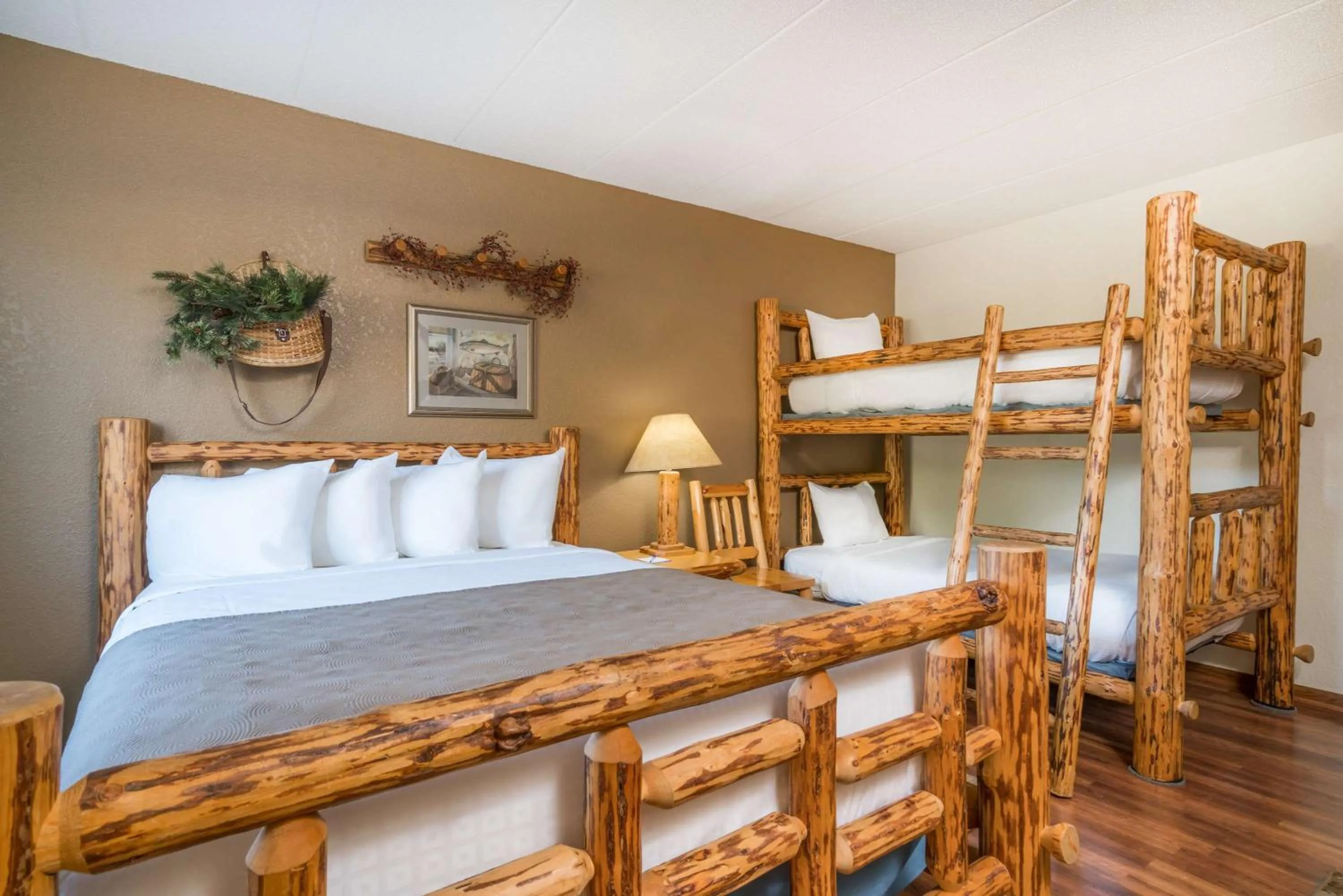 Photo of the whole room, Bed in Baymont by Wyndham Owatonna