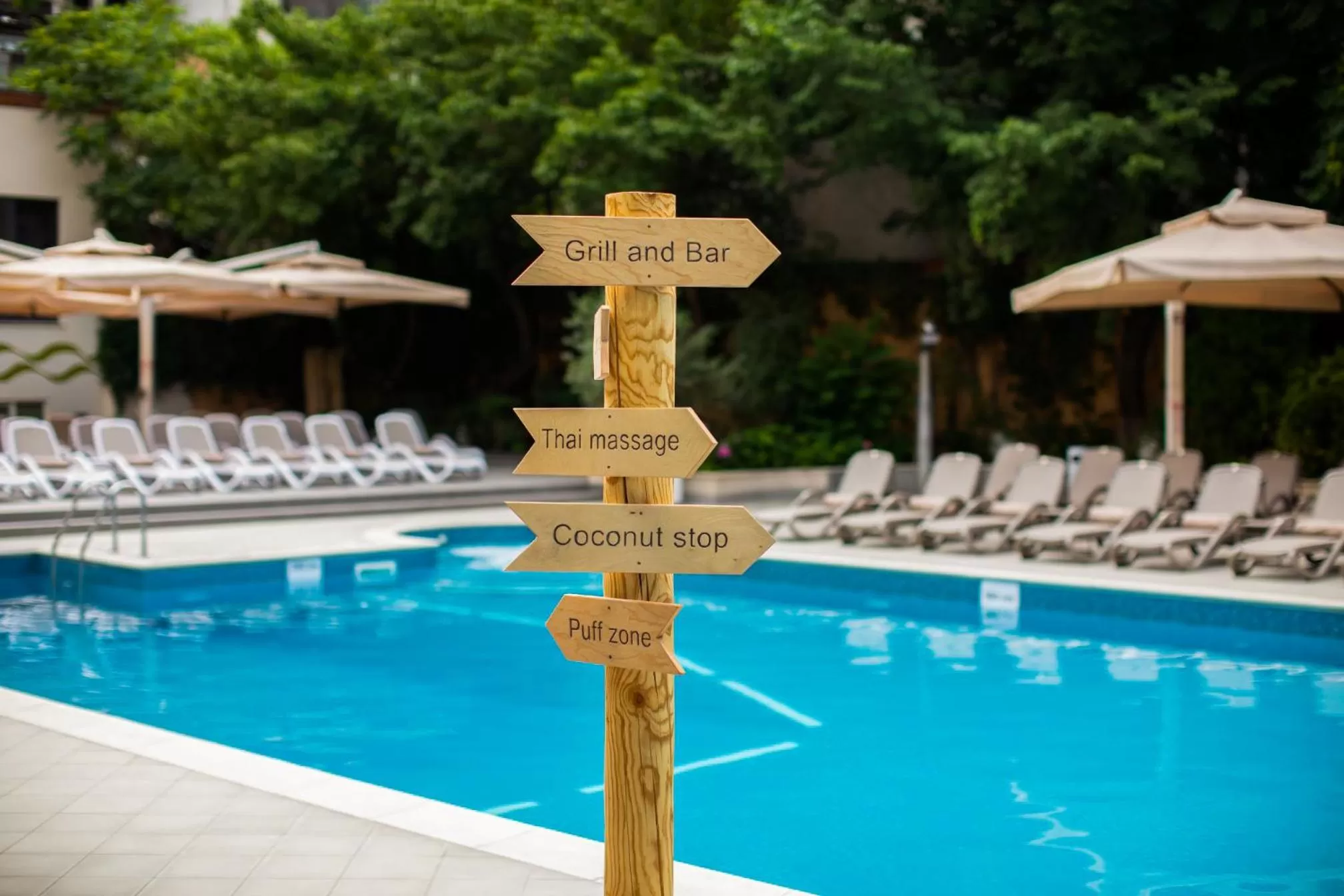 Swimming pool in Best Western Plus Congress Hotel Yerevan