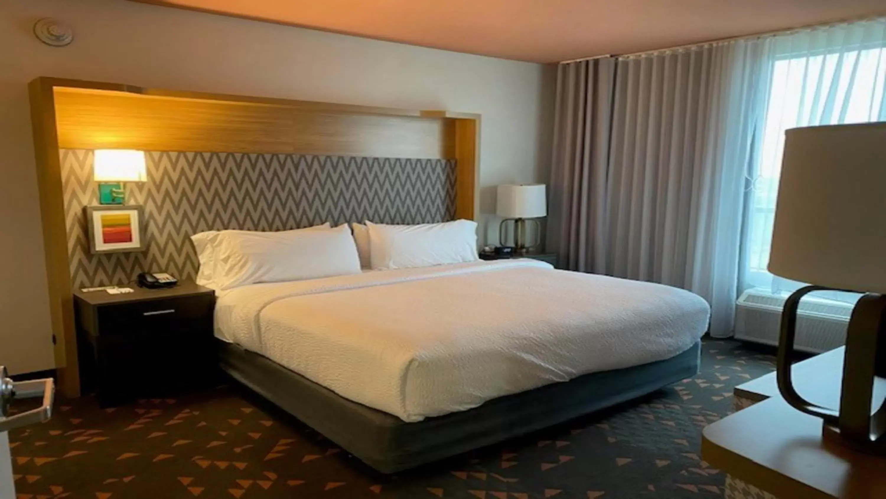 Photo of the whole room, Bed in Holiday Inn Lexington - Hamburg, an IHG Hotel