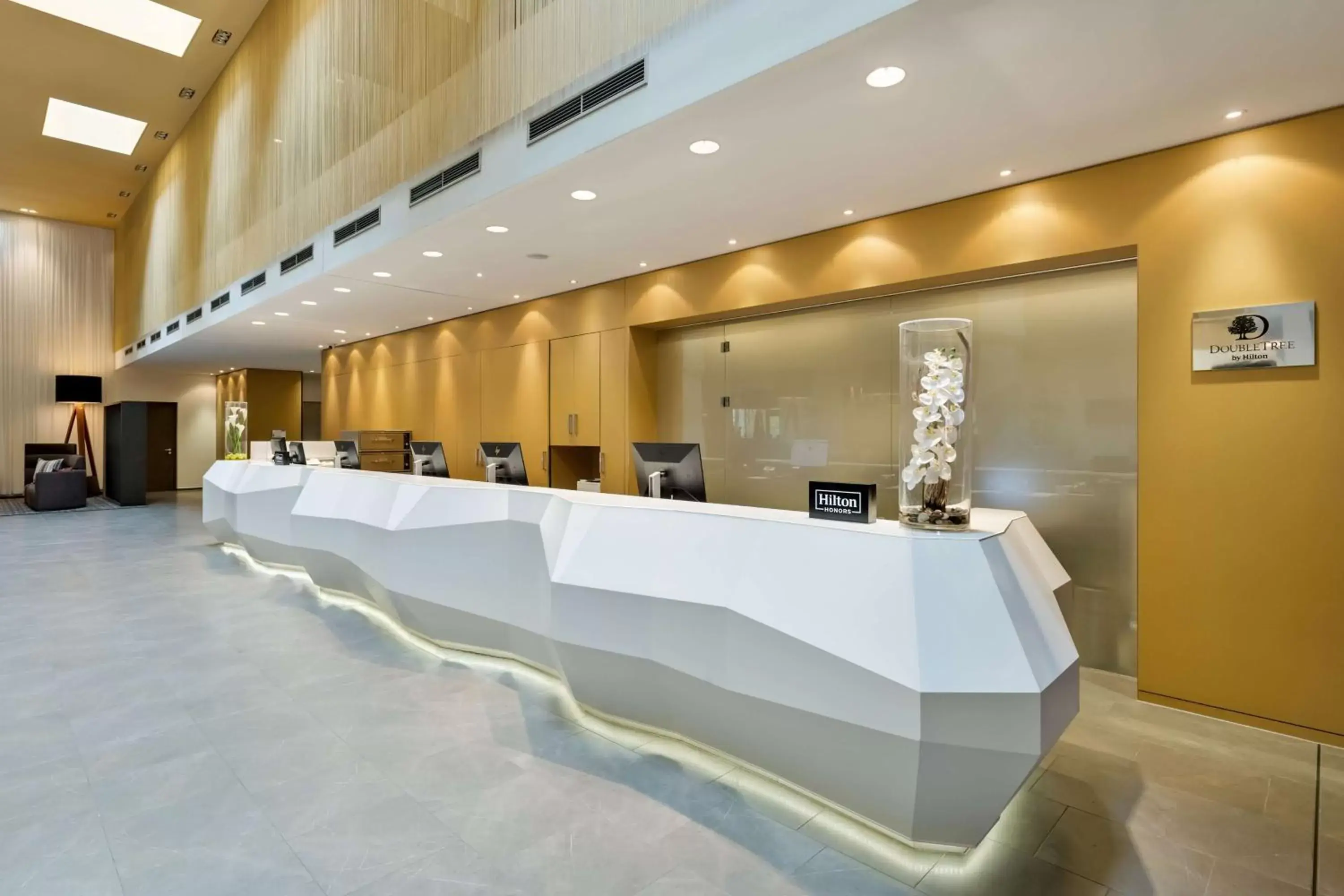 Lobby or reception in Doubletree by Hilton Vienna Schonbrunn