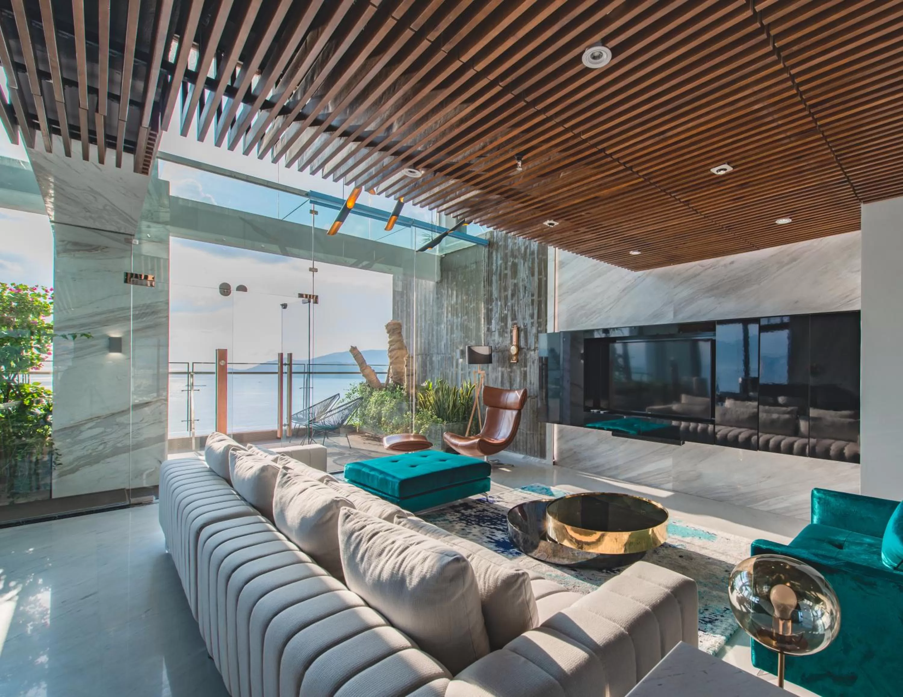 TV and multimedia in Maple Hotel & Apartment