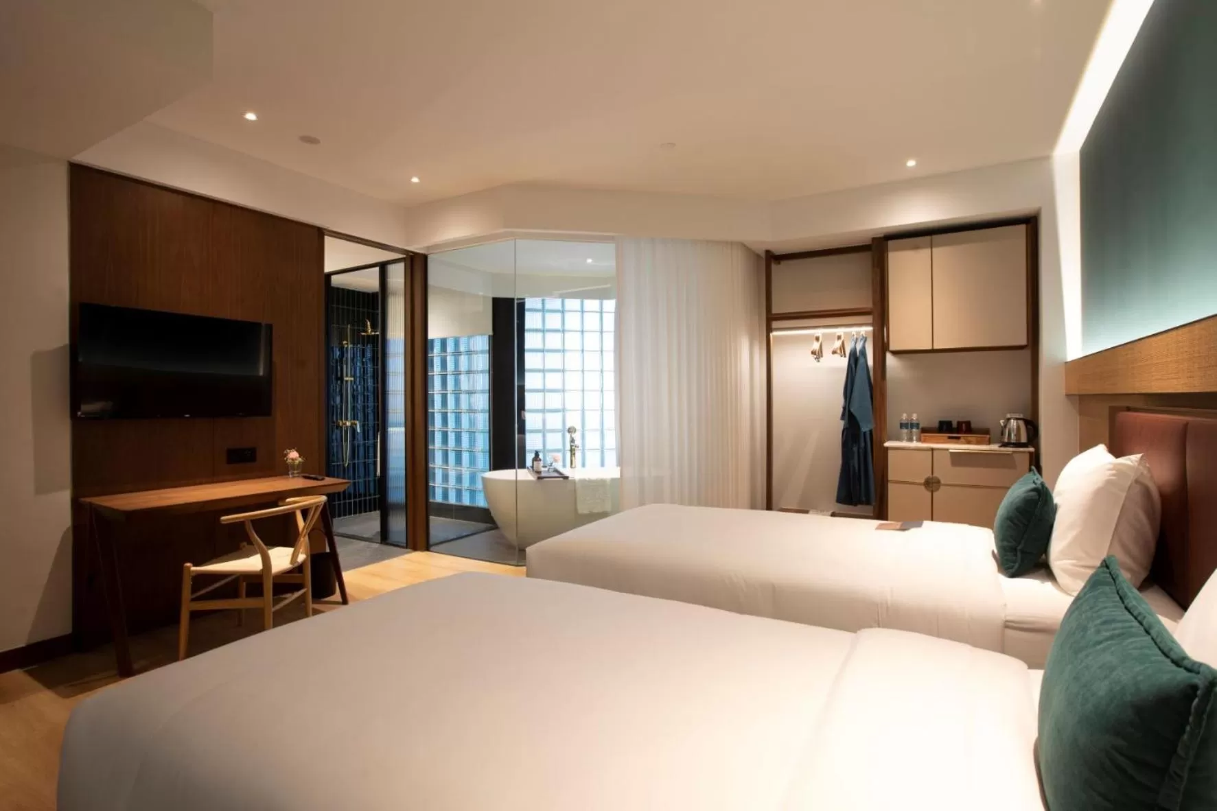 Bed in The LUMA Hotel, a Member of Design Hotels