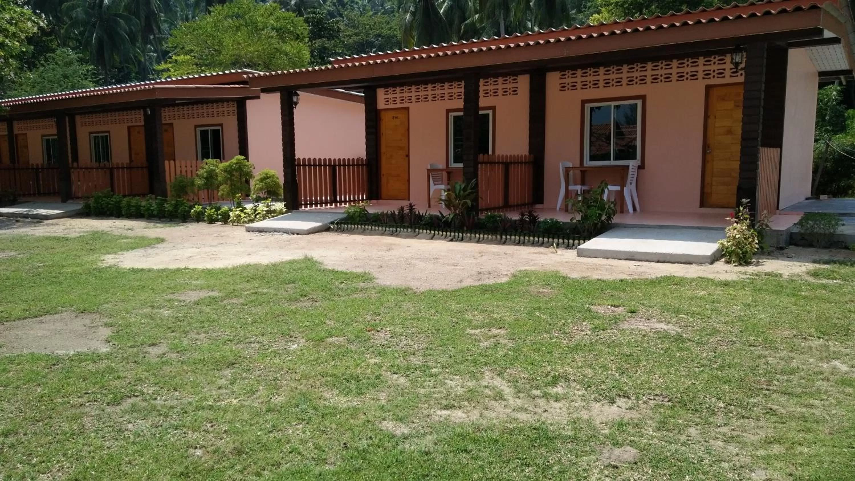 Property building in Koh Ngai Kaimuk Thong Resort