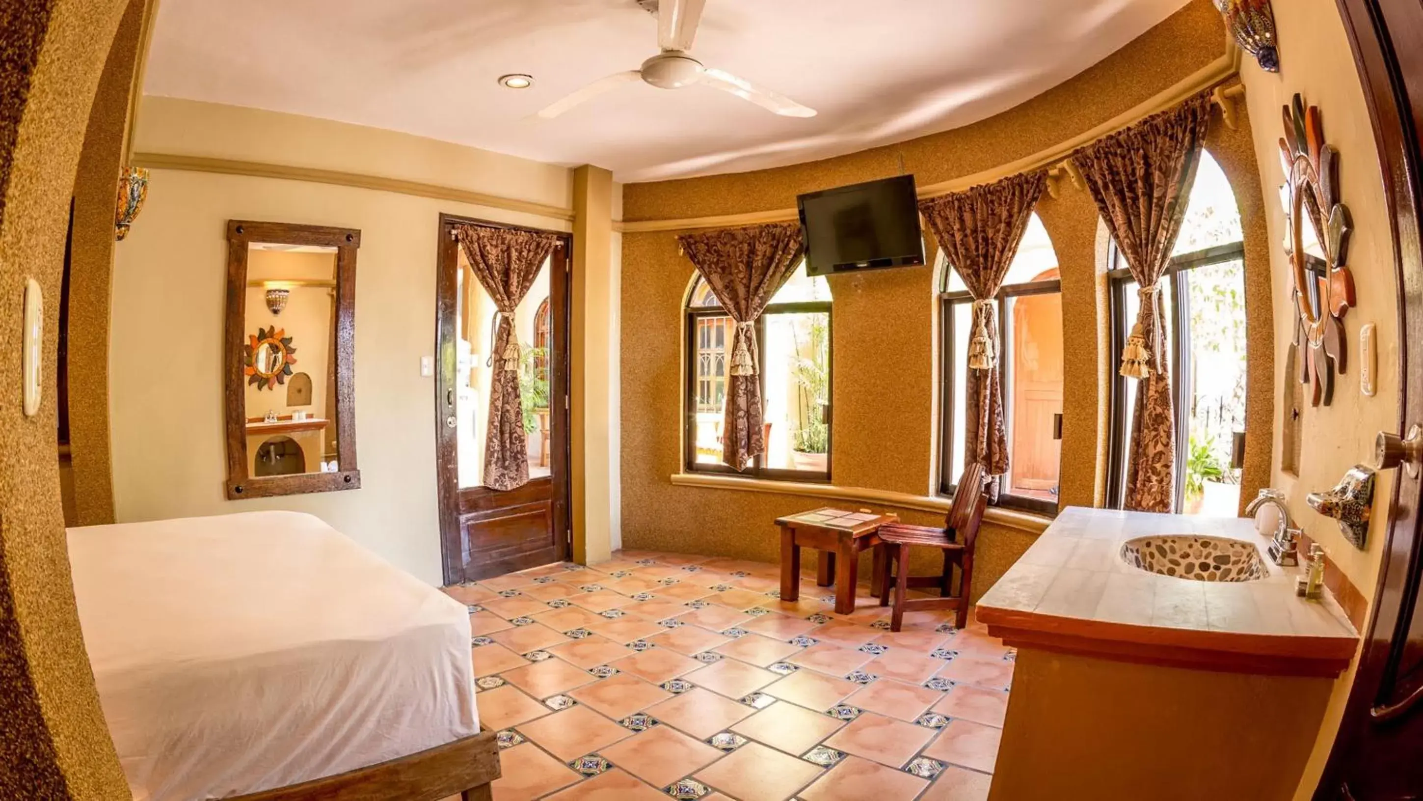 Decorative detail, Bed in Hotel Cielo