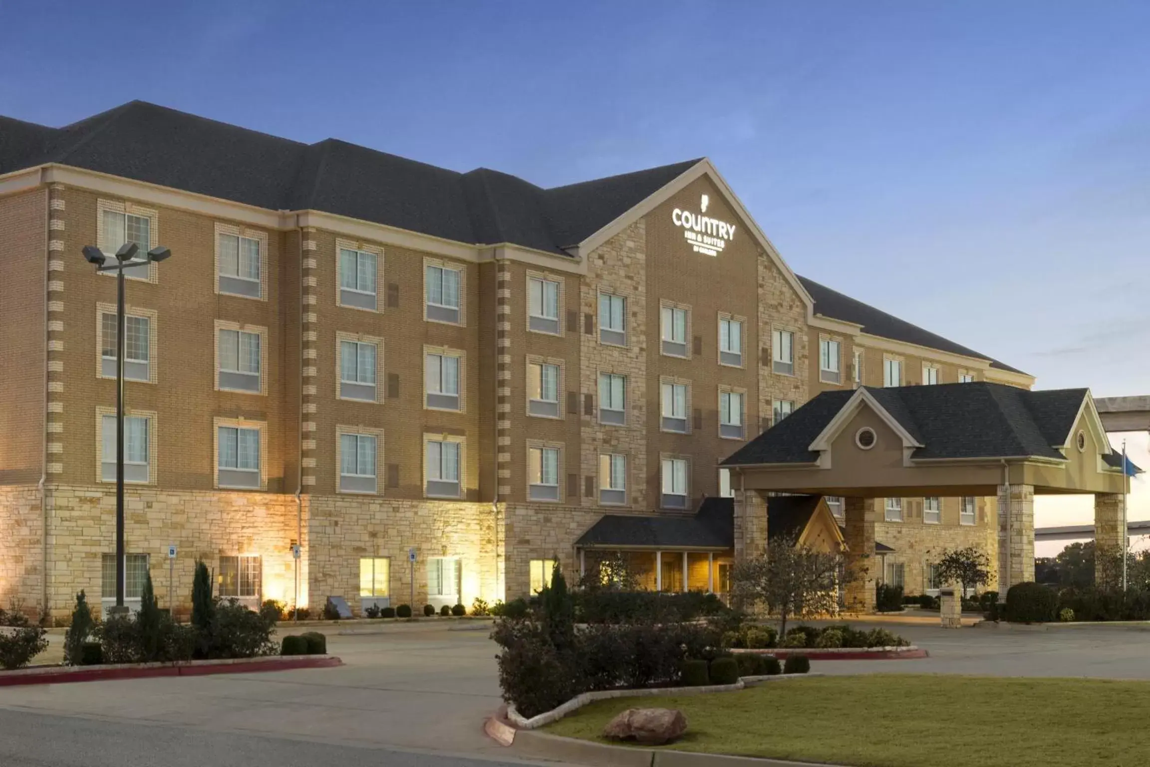 Facade/entrance in Country Inn & Suites by Radisson, Oklahoma City - Quail Springs, OK Facade/entrance in Country Inn & Suites by Radisson, Oklahoma City - Quail Springs, OK