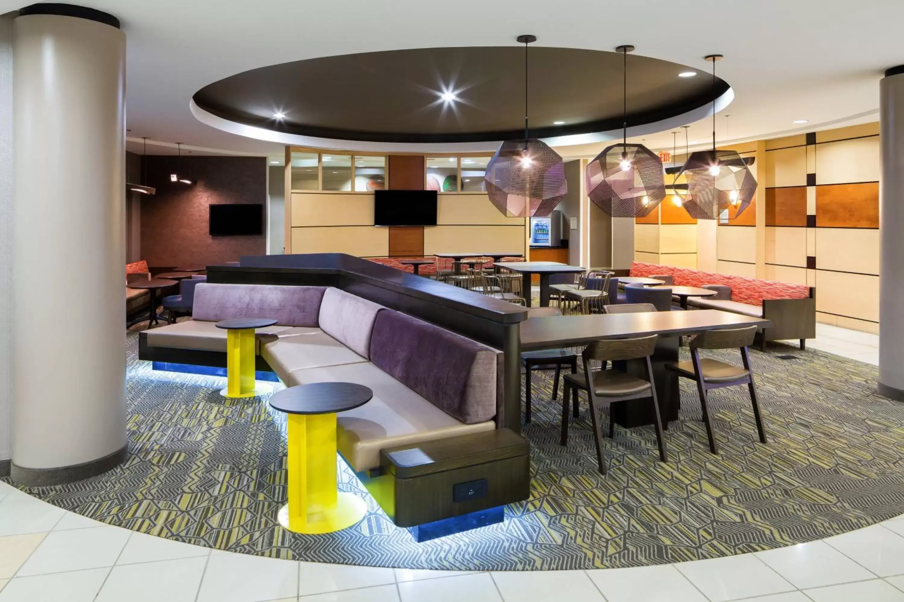 Lobby or reception, Lounge/Bar in SpringHill Suites Indianapolis Fishers