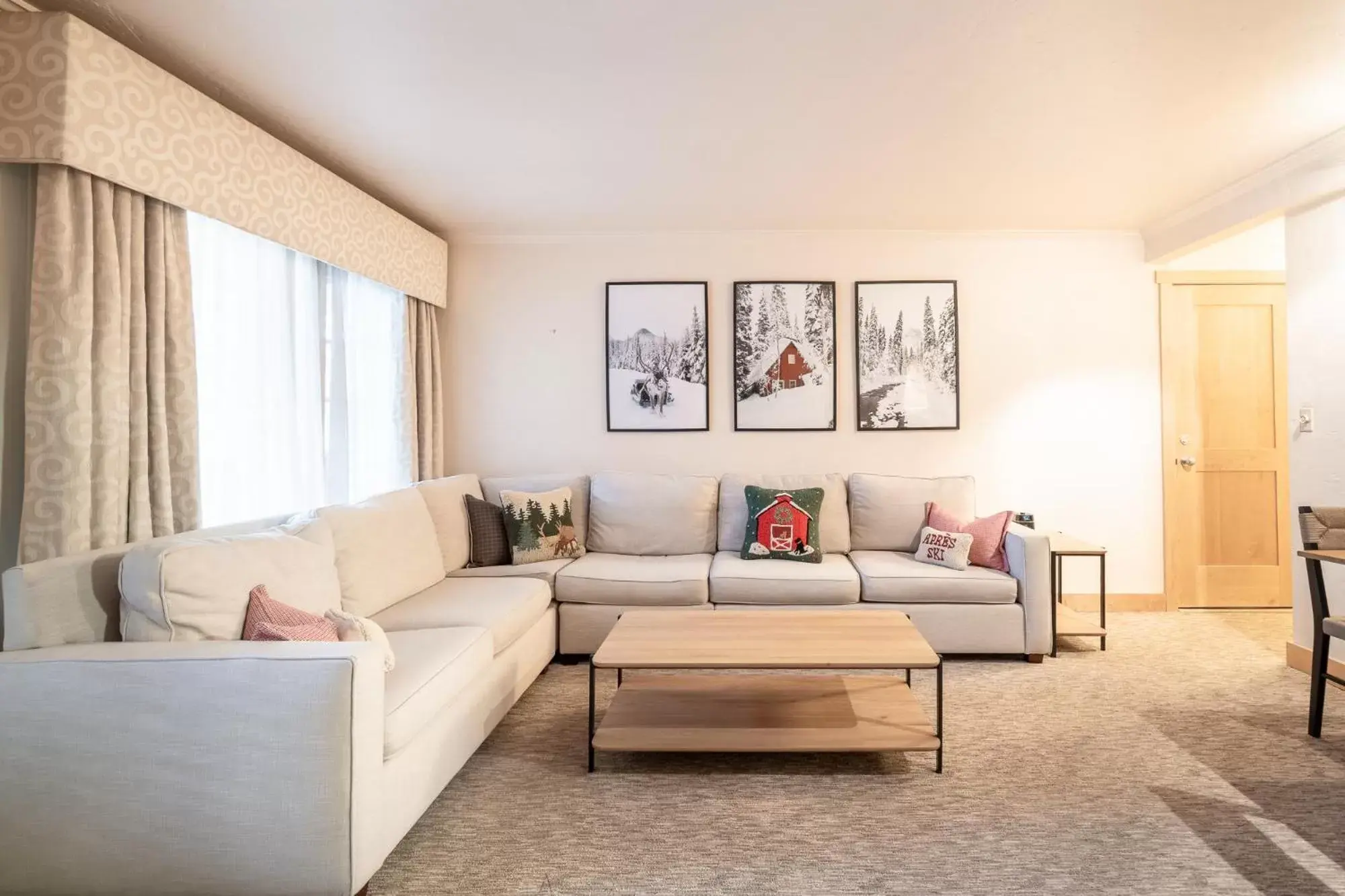 Living room, Seating Area in Lodge at Vail Condominiums