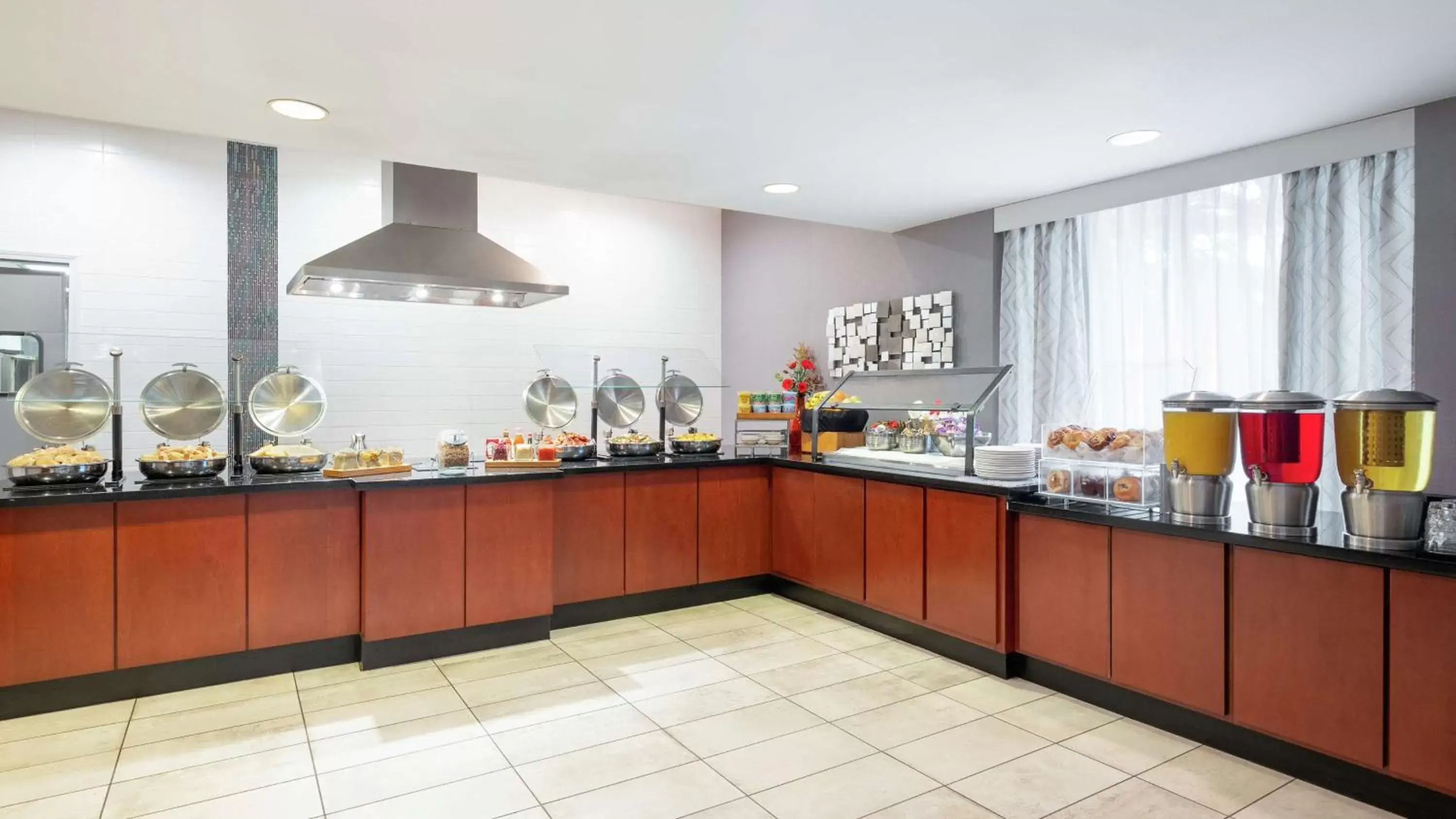 Breakfast, Restaurant/Places to Eat in DoubleTree by Hilton Atlanta Airport
