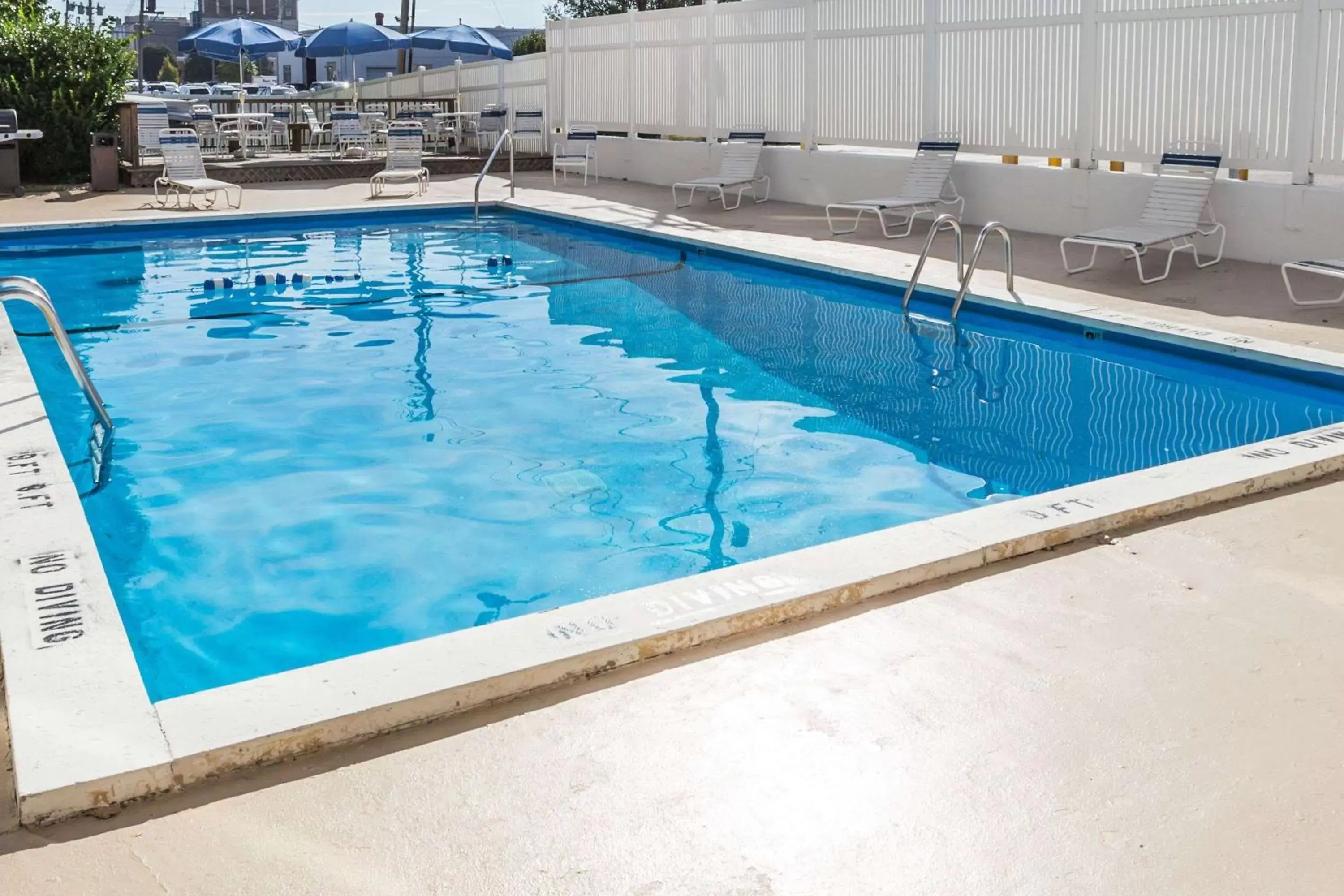 Pool view, Swimming Pool in Days Hotel by Wyndham Danville Conference Center