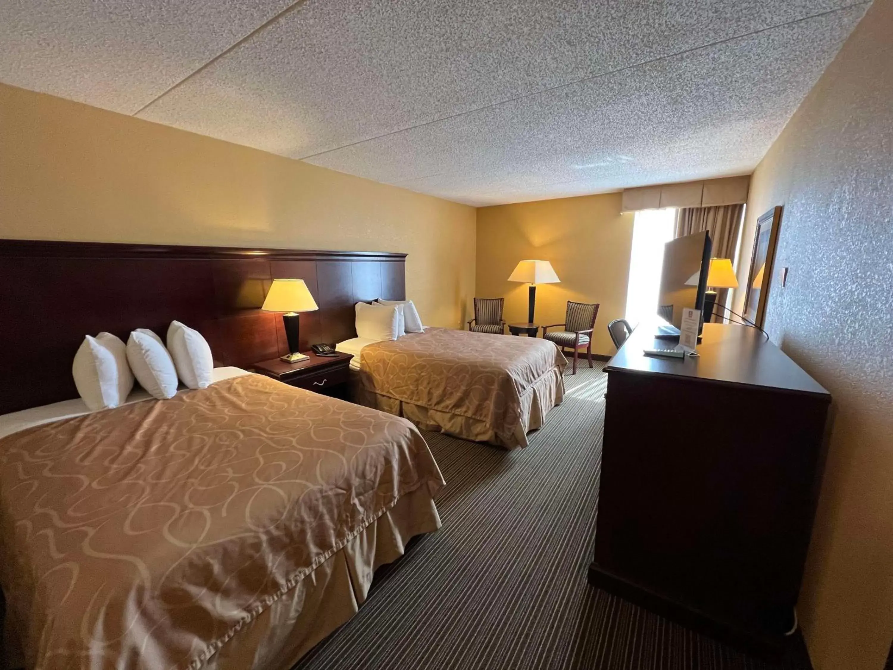 Bedroom, Bed in SureStay Plus Hotel by Best Western Hopkinsville