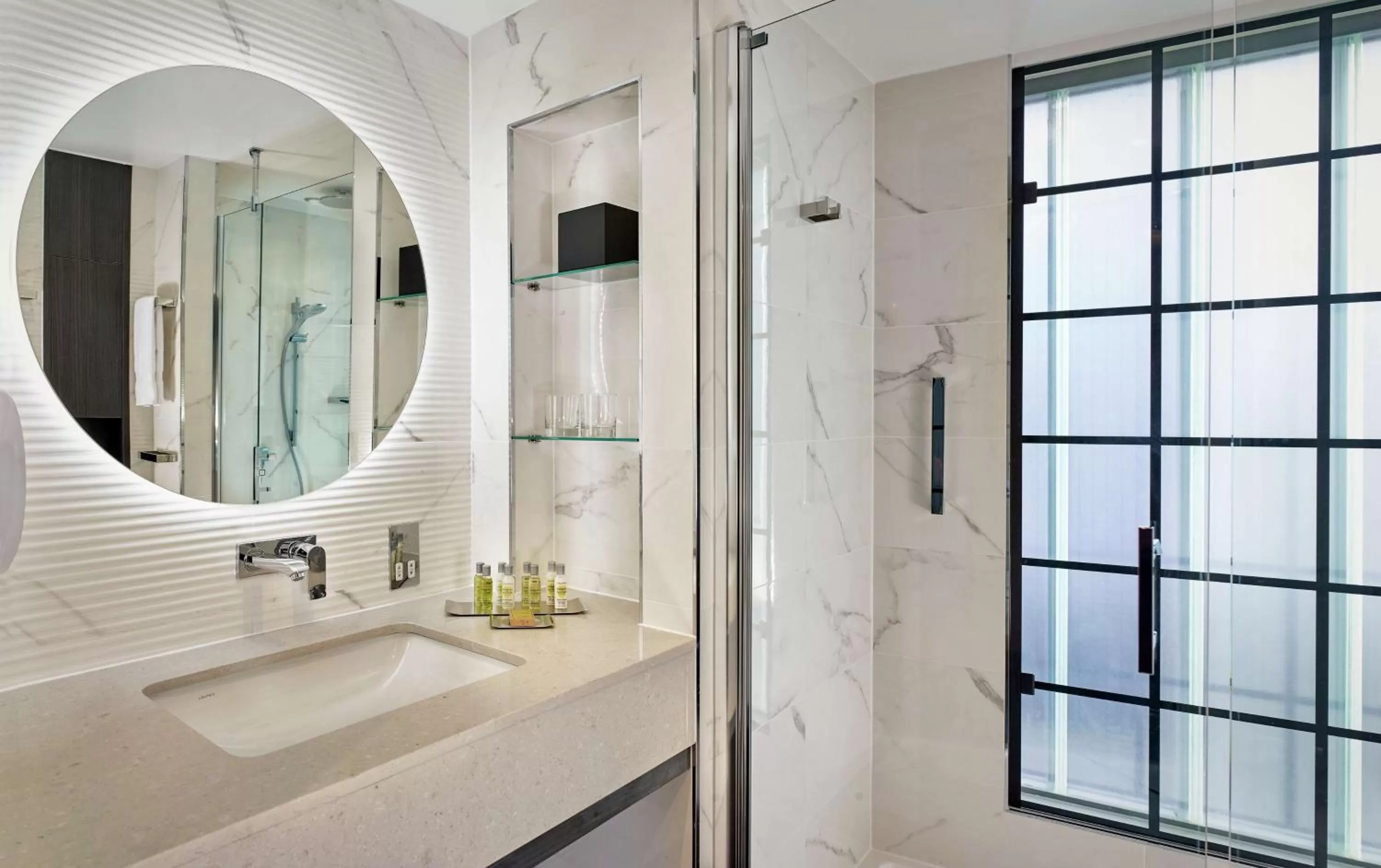 Bathroom in DoubleTree by Hilton London – West End