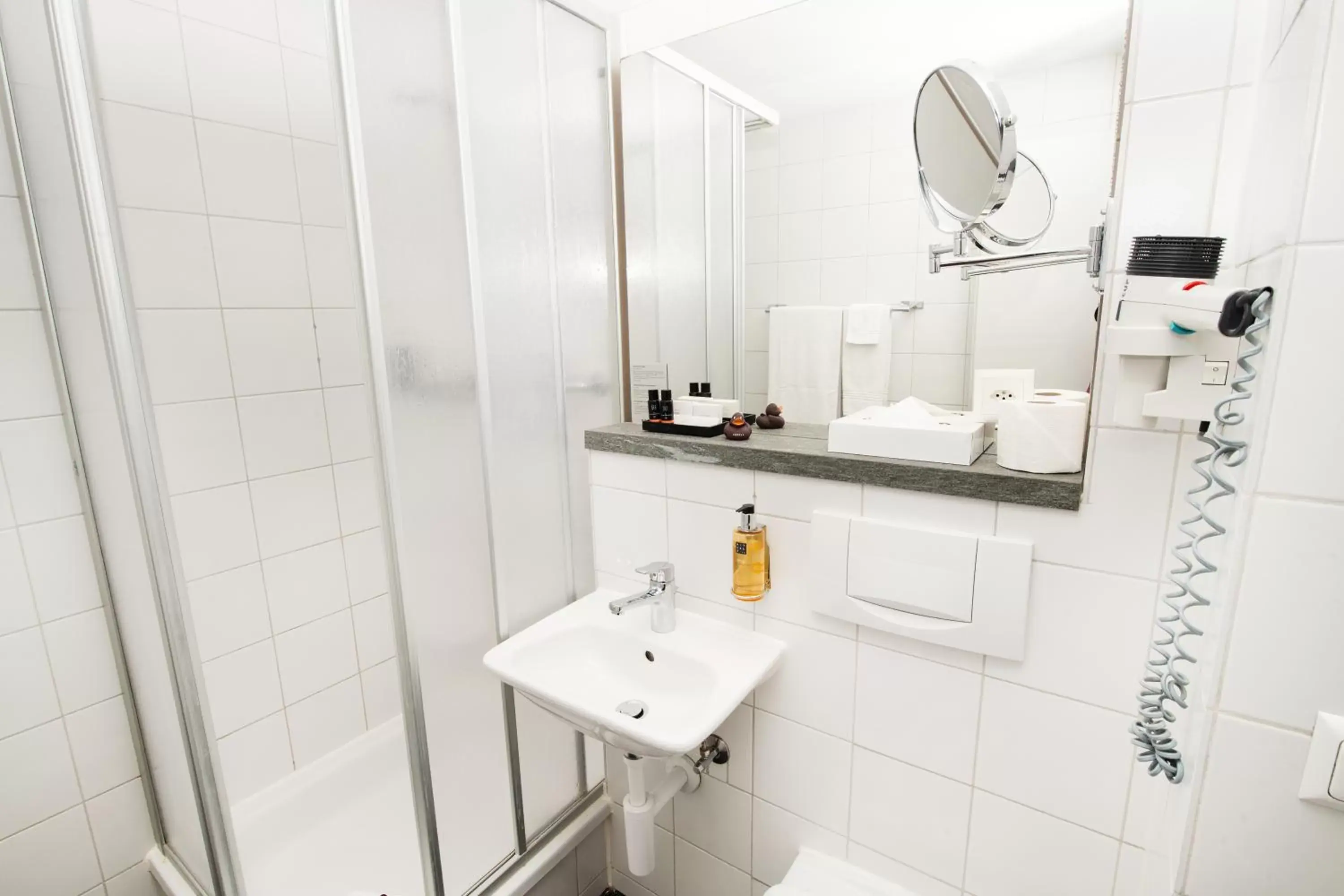 Shower, Bathroom in Sorell Hotel Rex