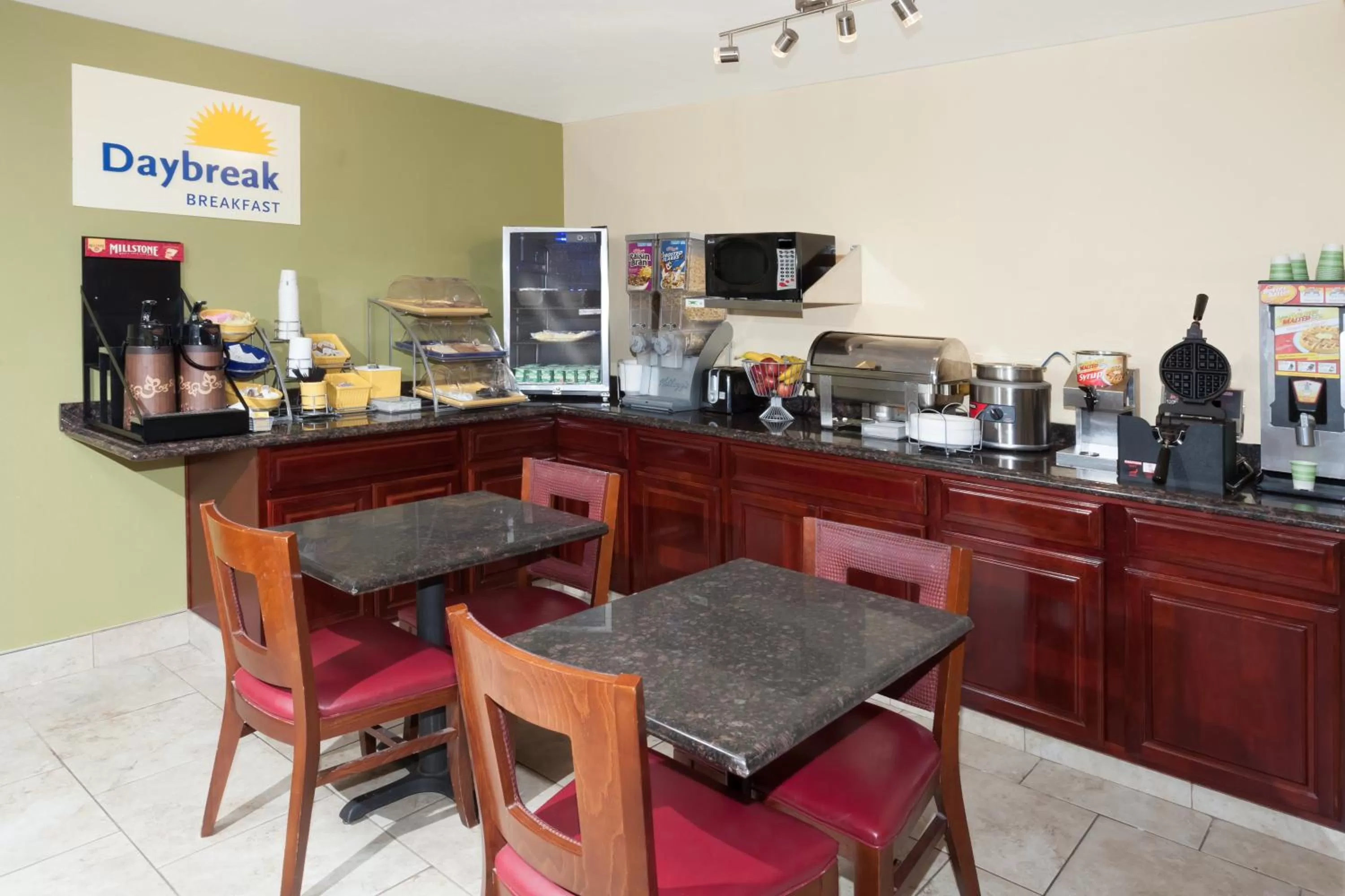 Restaurant/places to eat in Days Inn by Wyndham Springfield