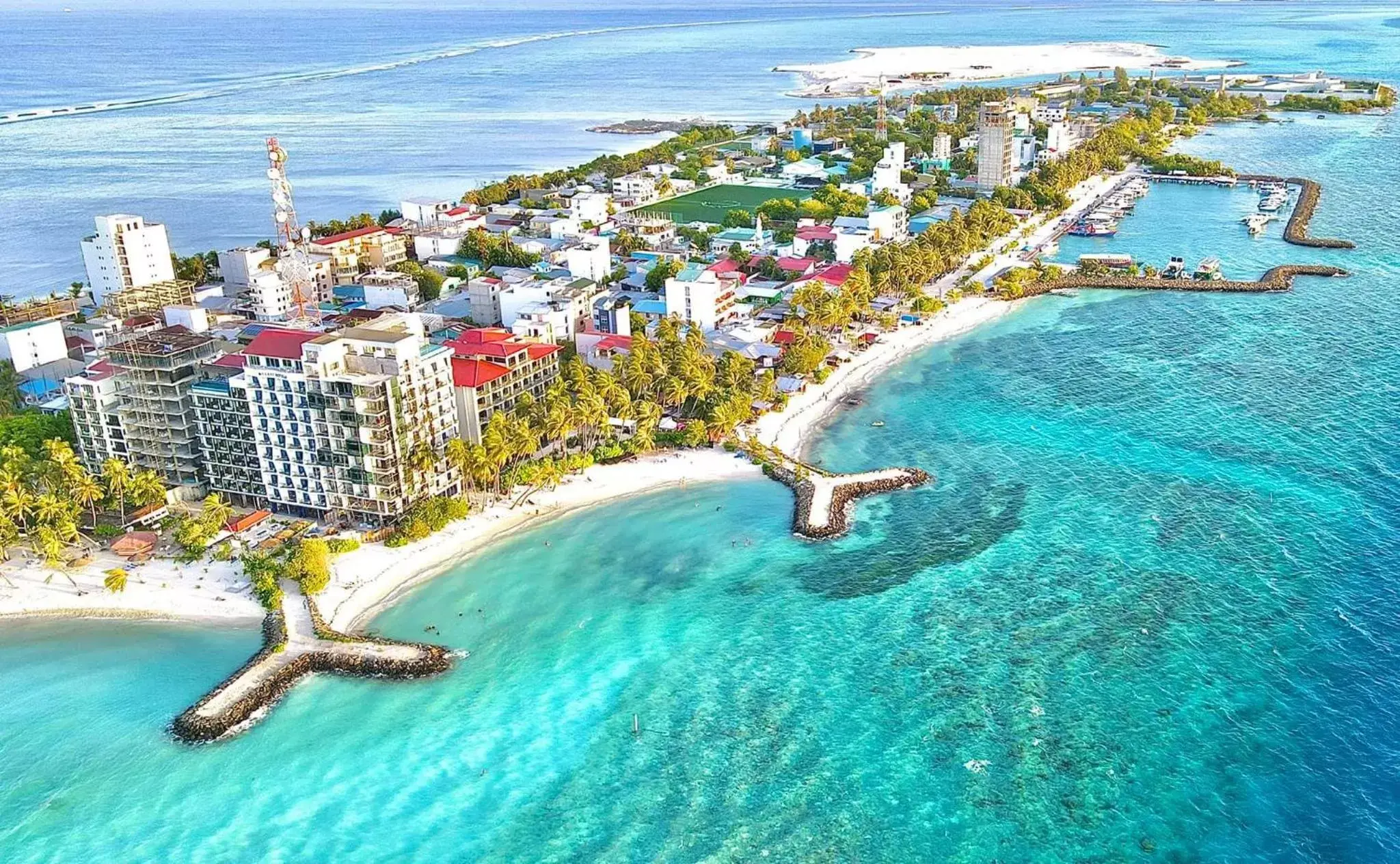 Property building in Kaani Palm Beach Property building in Kaani Palm Beach