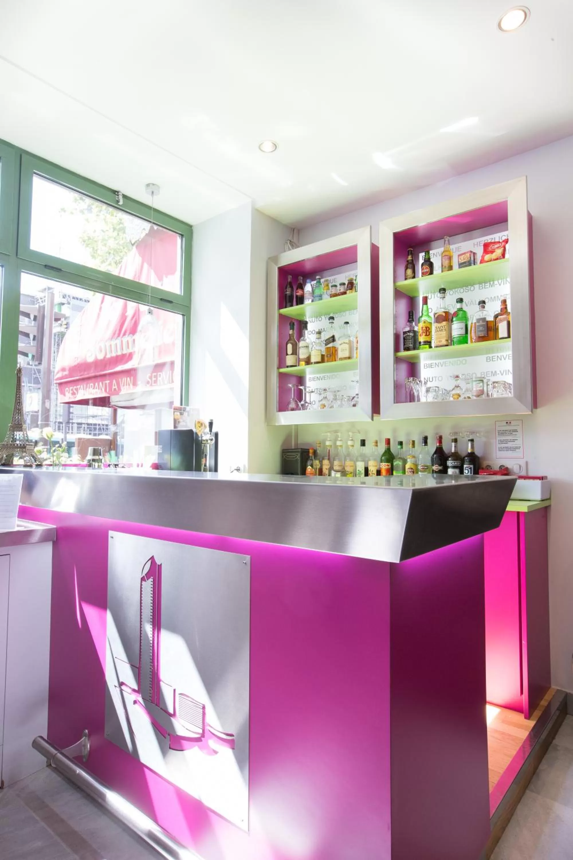 Lounge or bar in HOTEL DE PARIS MONTPARNASSE