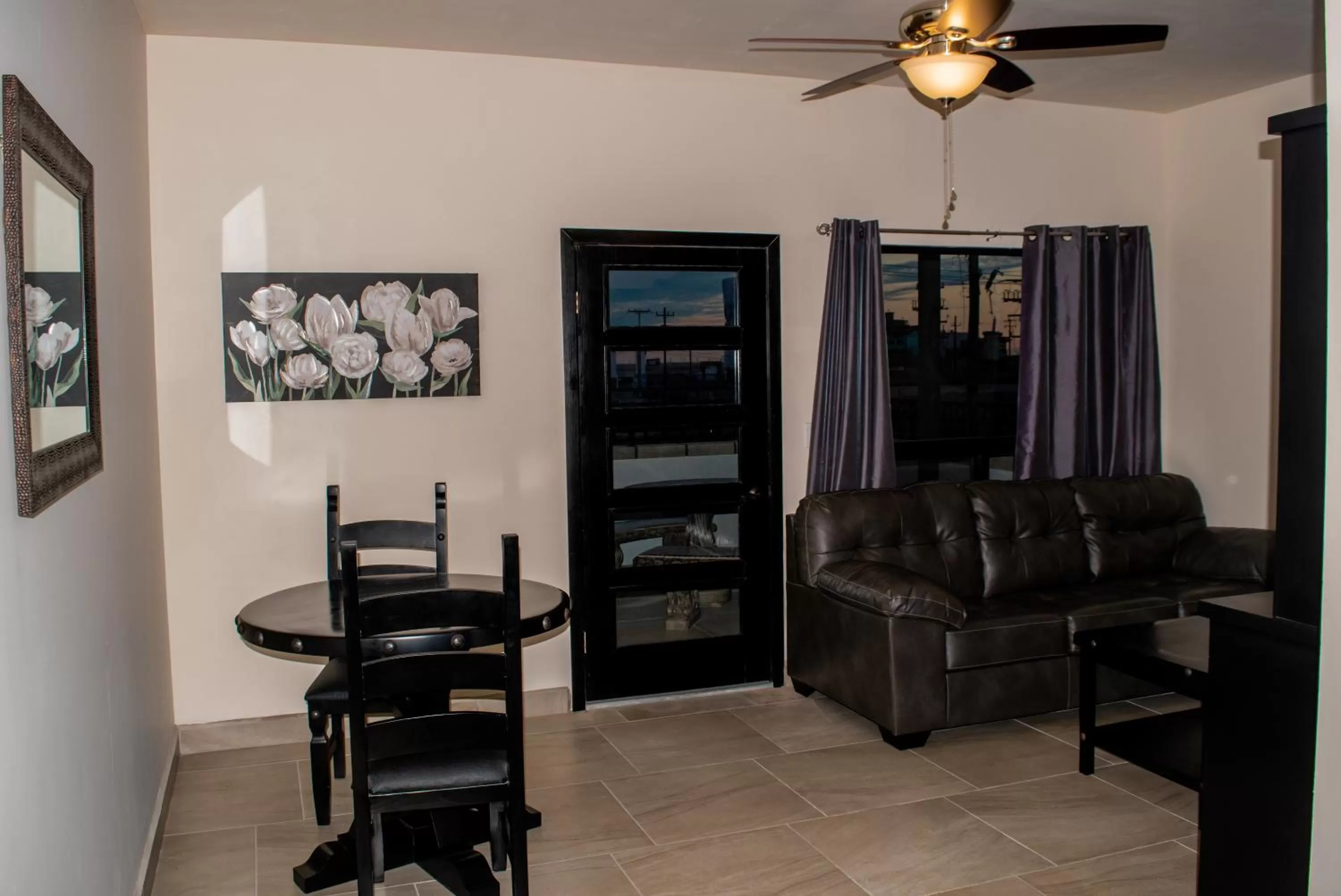 Living room in Playas Hotel Suites
