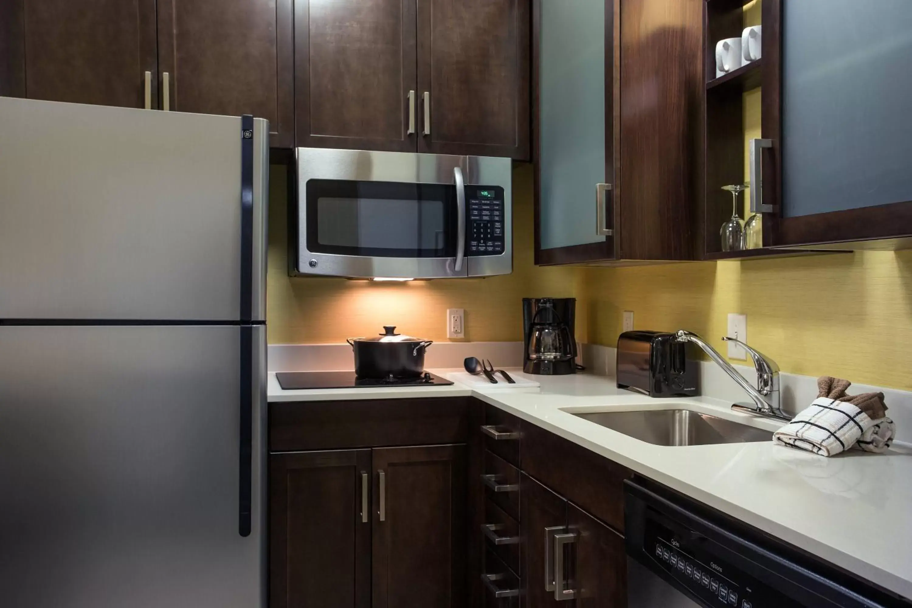 Kitchen or kitchenette, Kitchen/Kitchenette in Residence Inn by Marriott Tempe Downtown/University