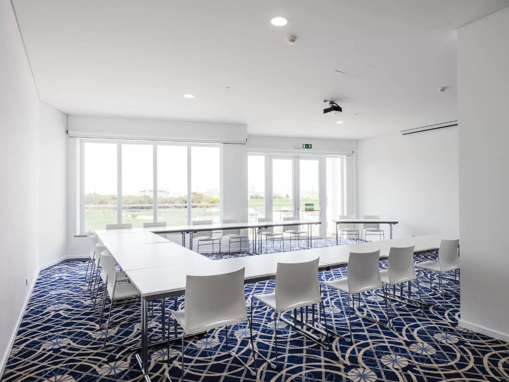 Business facilities in MH Peniche