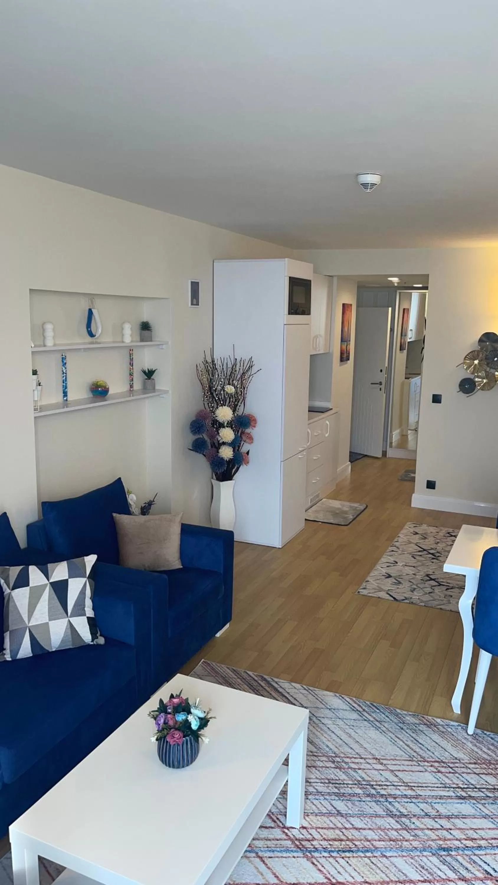 Kitchen or kitchenette, Seating Area in Orbi City Luxury Suite