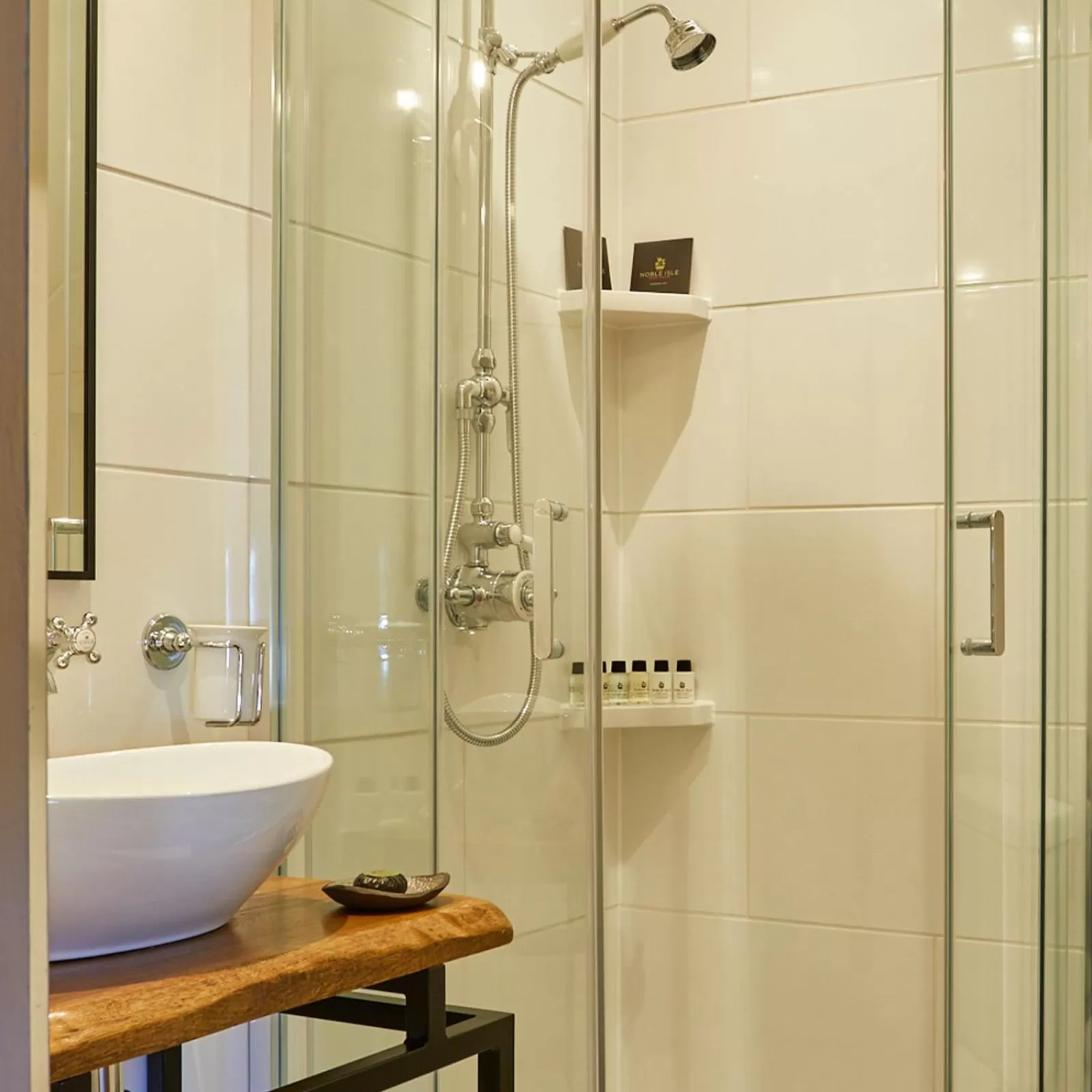 Shower in The Angel Inn, Stoke-by-Nayland